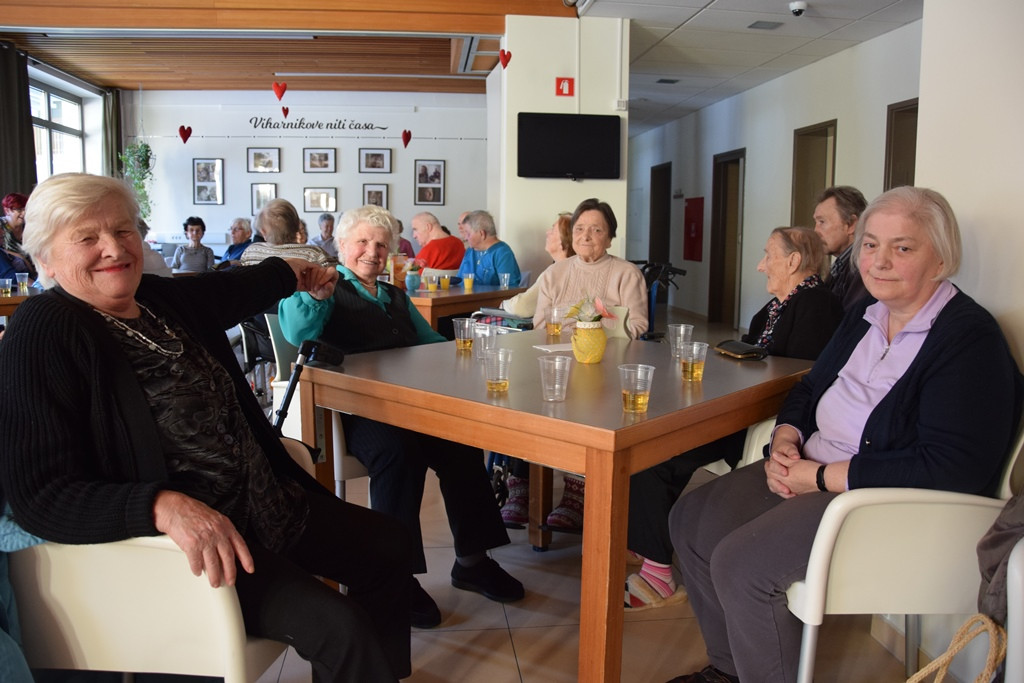 S srcem v dlani na valentinov ples