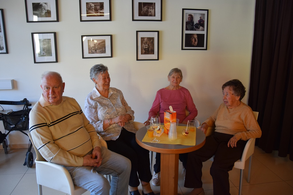 S srcem v dlani na valentinov ples