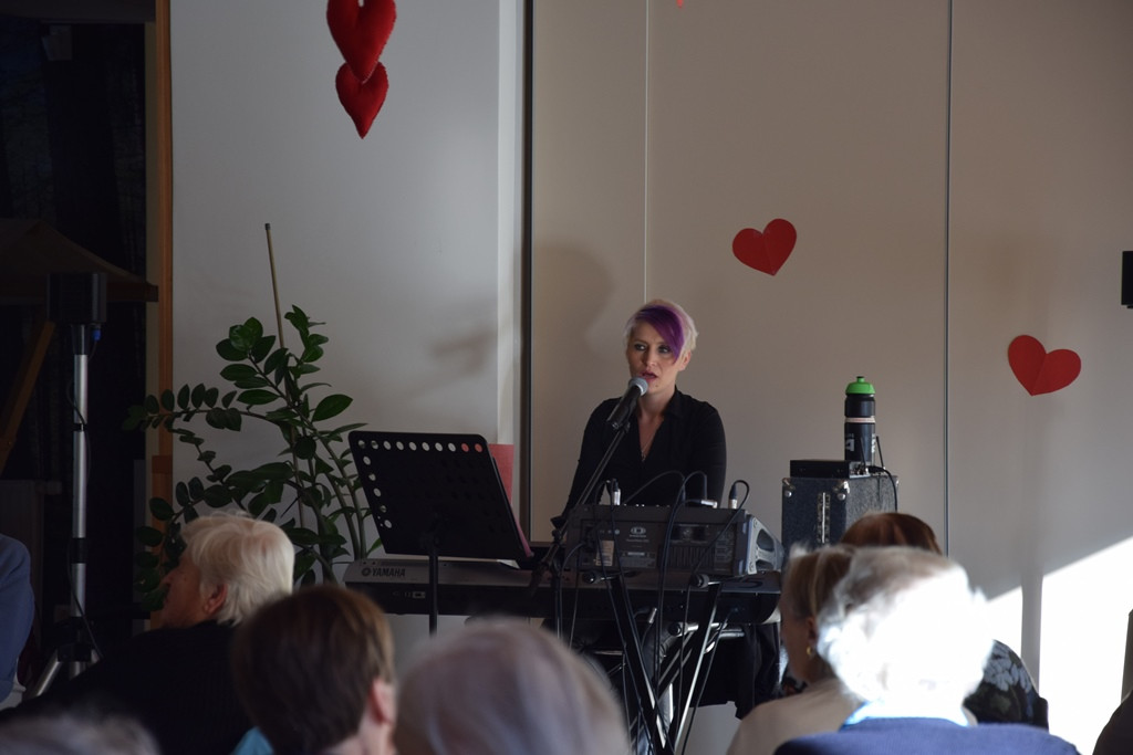 S srcem v dlani na valentinov ples