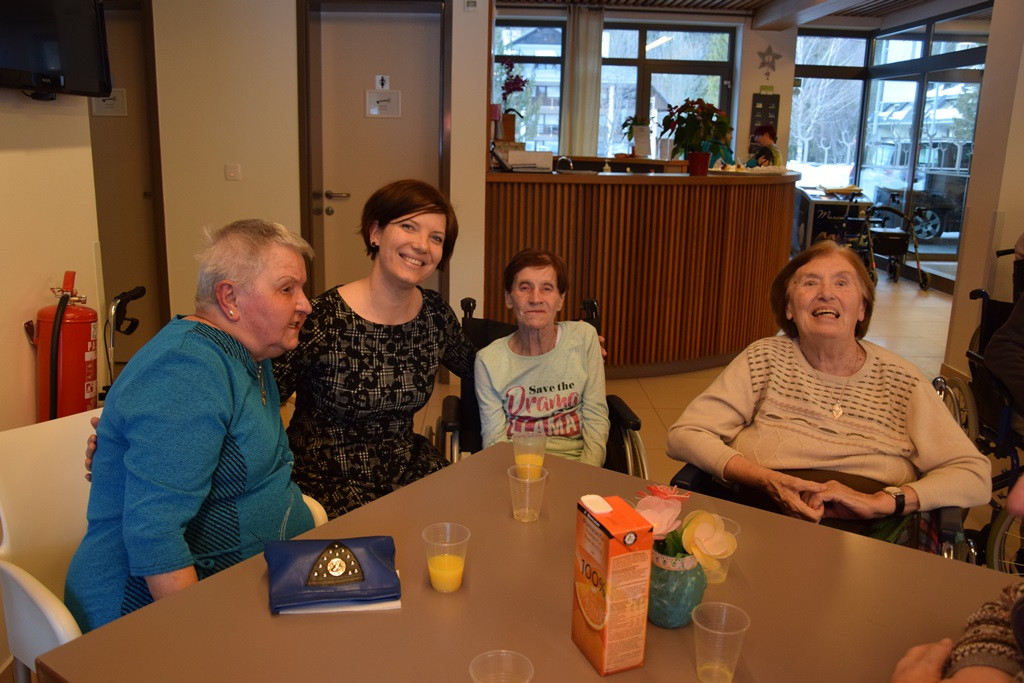 S srcem v dlani na valentinov ples