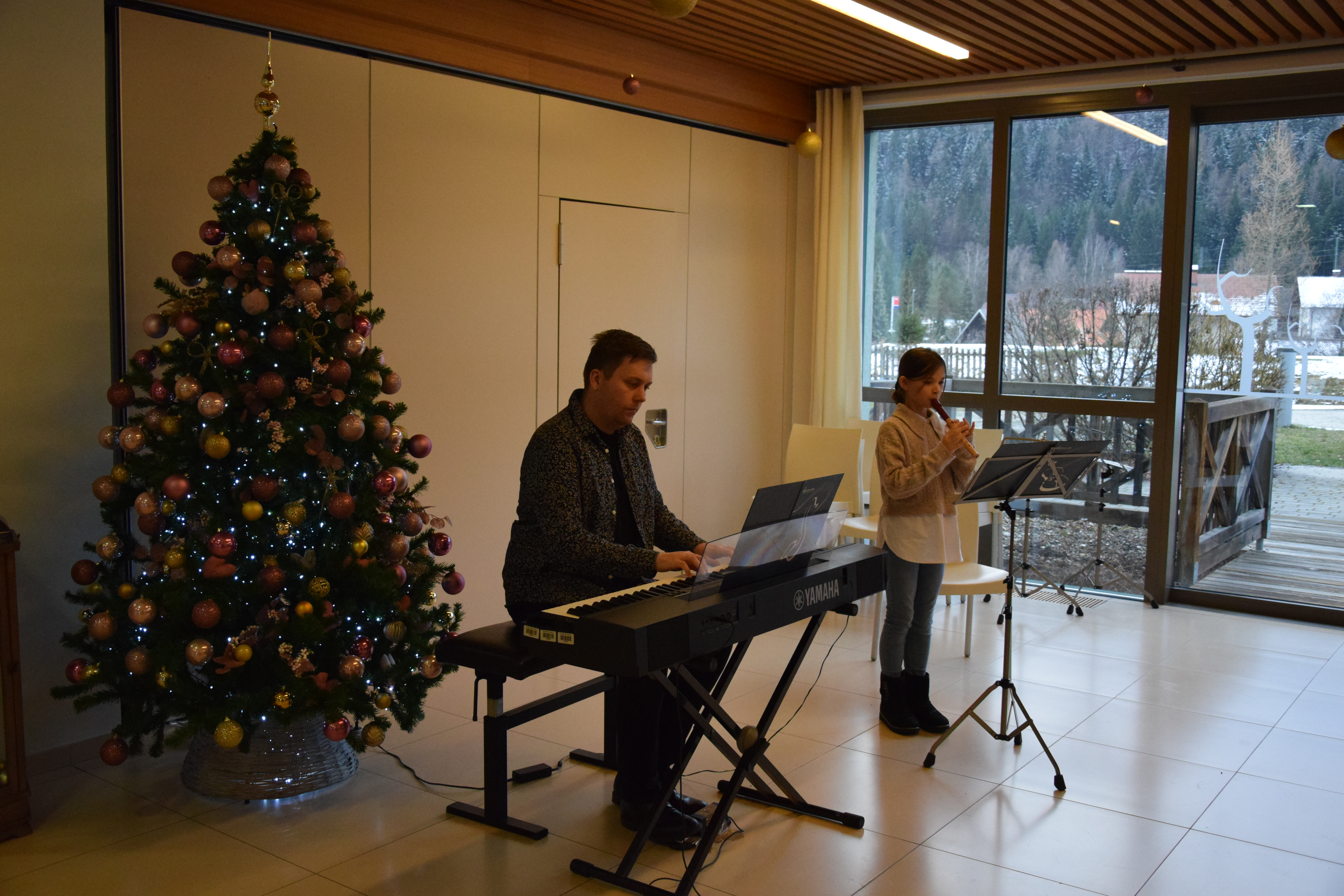 Slavnostna otvoritev Bazarja v avli