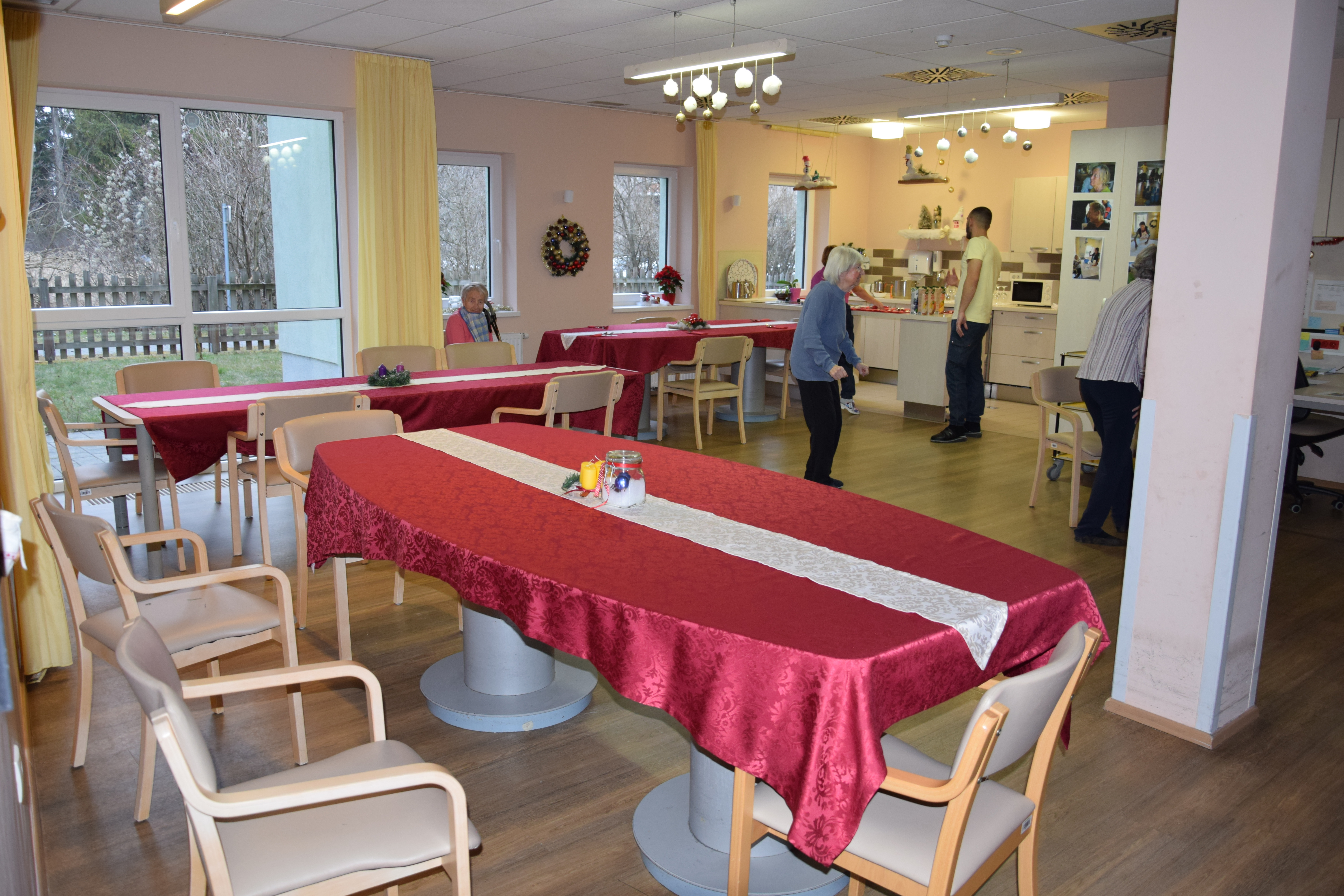 Slavnostna otvoritev Bazarja v avli