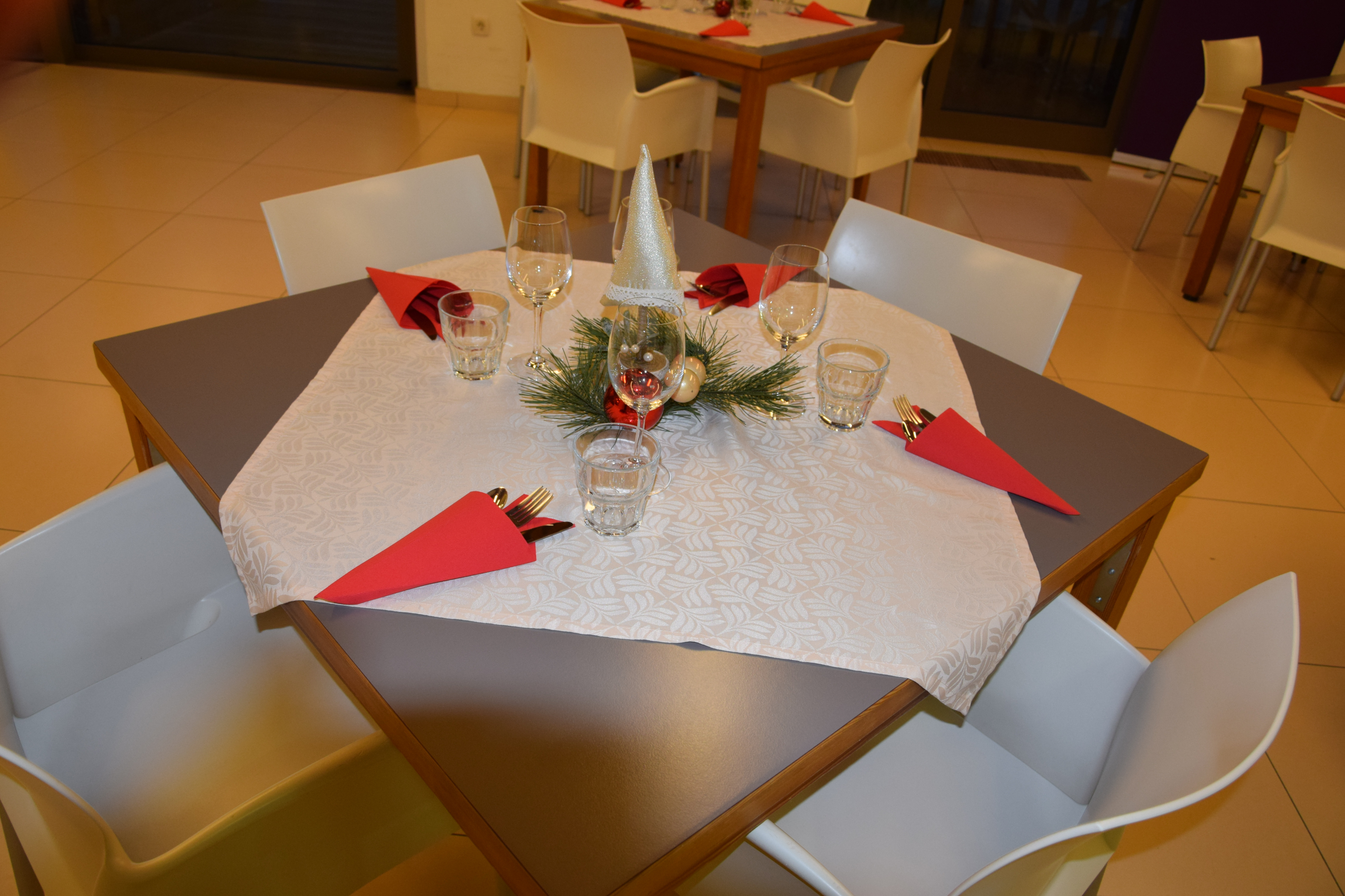 Slavnostna otvoritev Bazarja v avli