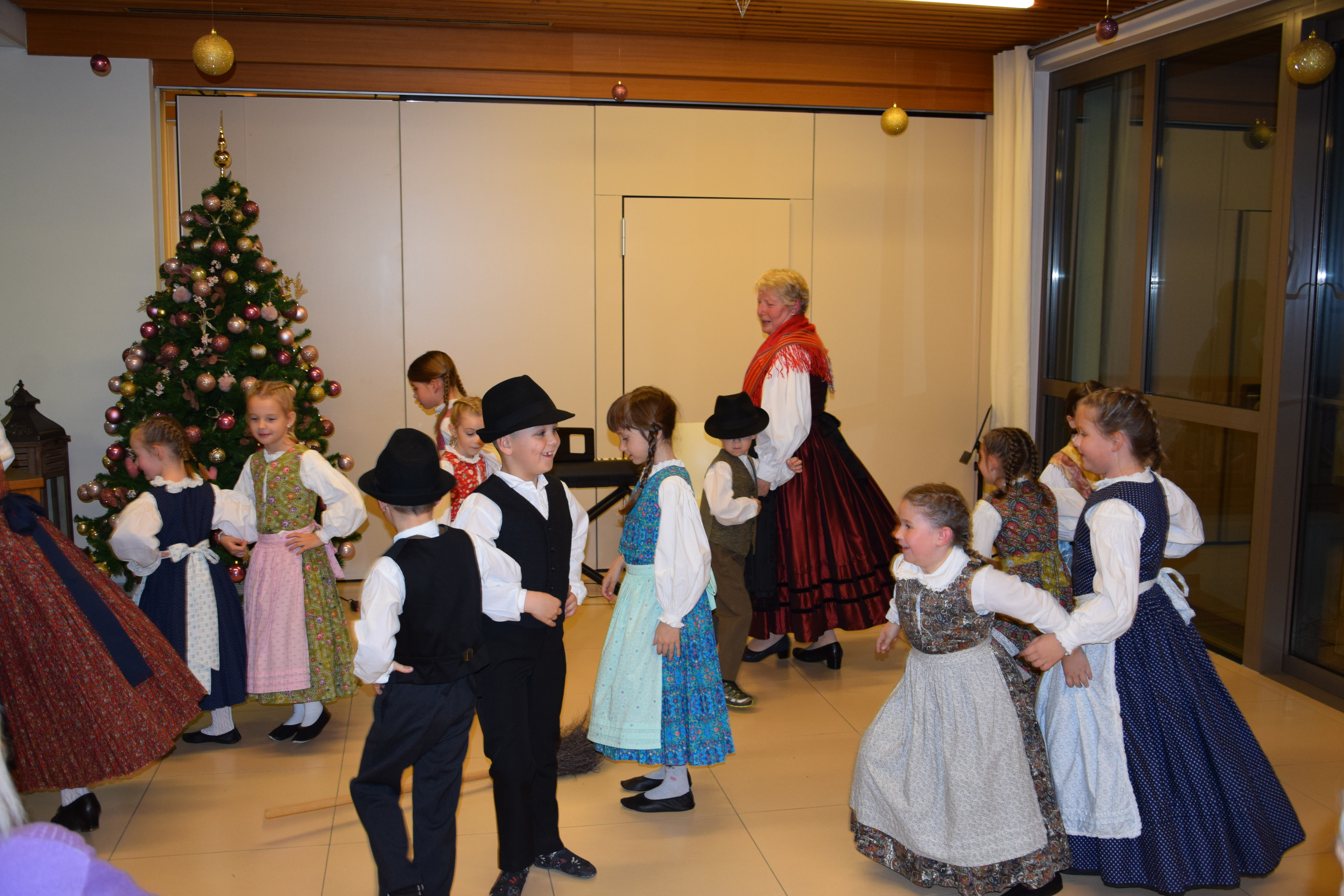 Slavnostni prižig lučk v avli