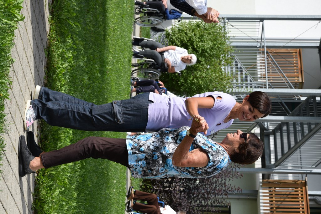 Slovenska glasba in ples v parku doma Viharnik