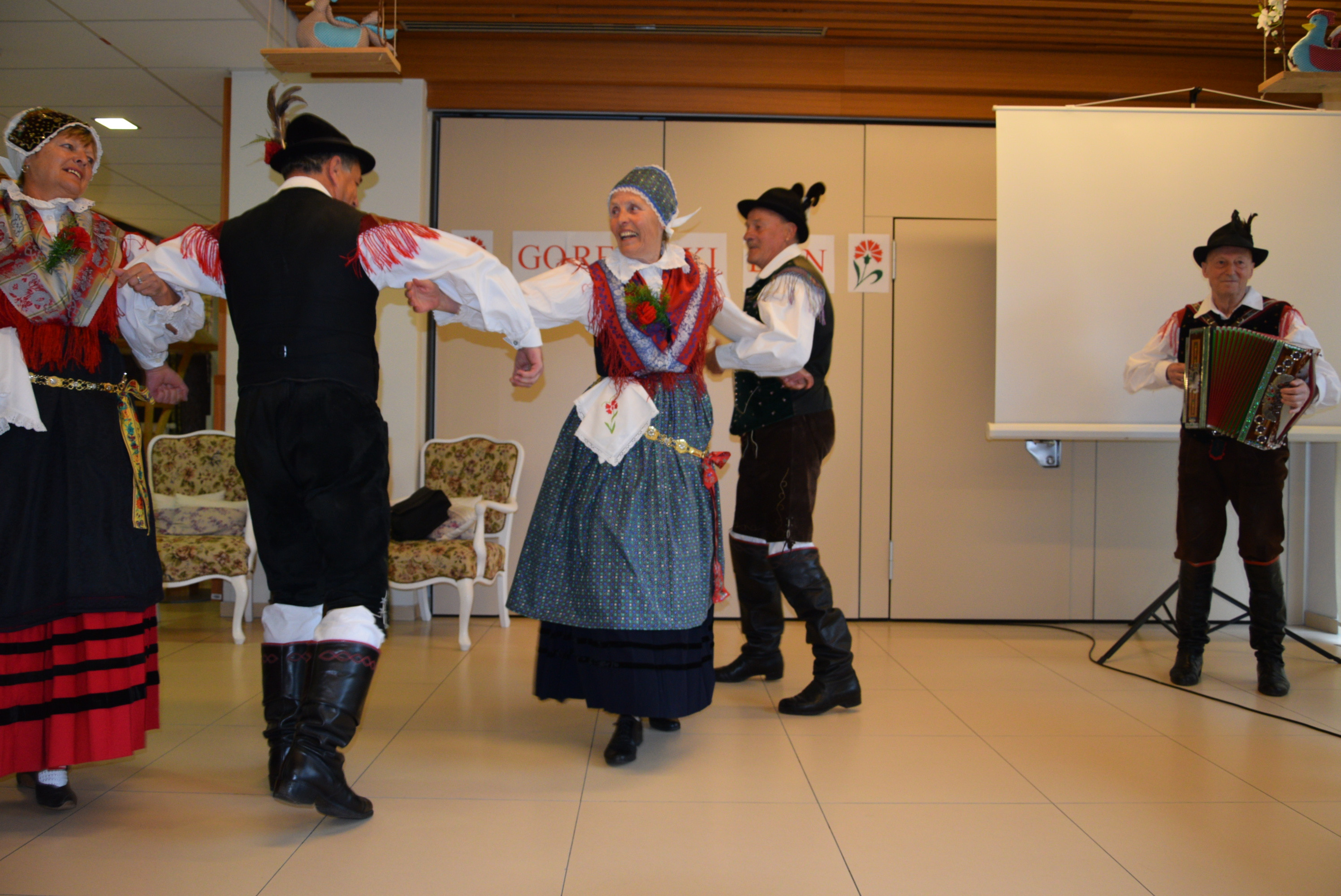 Slovenski teden v Viharniku