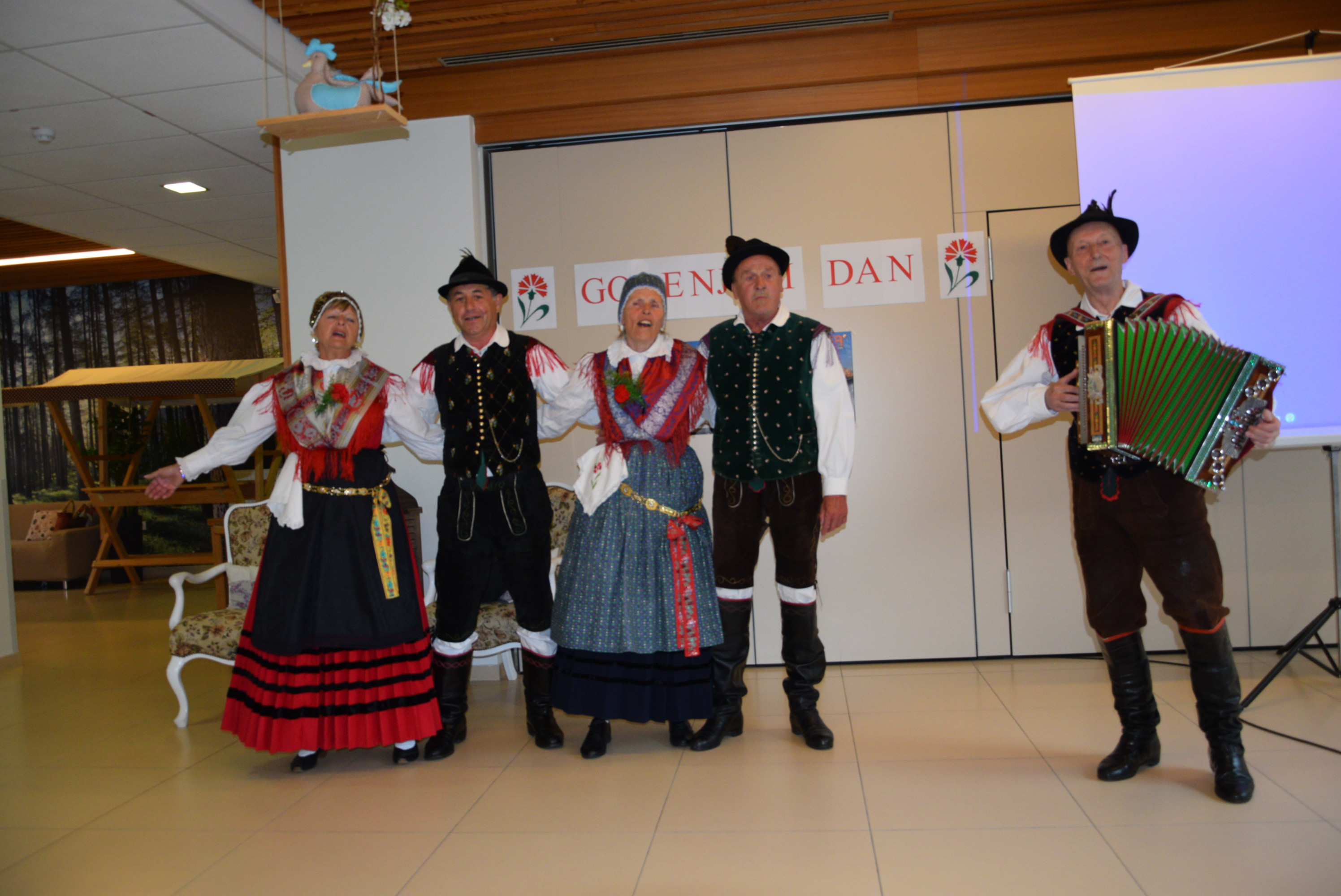 Slovenski teden v Viharniku