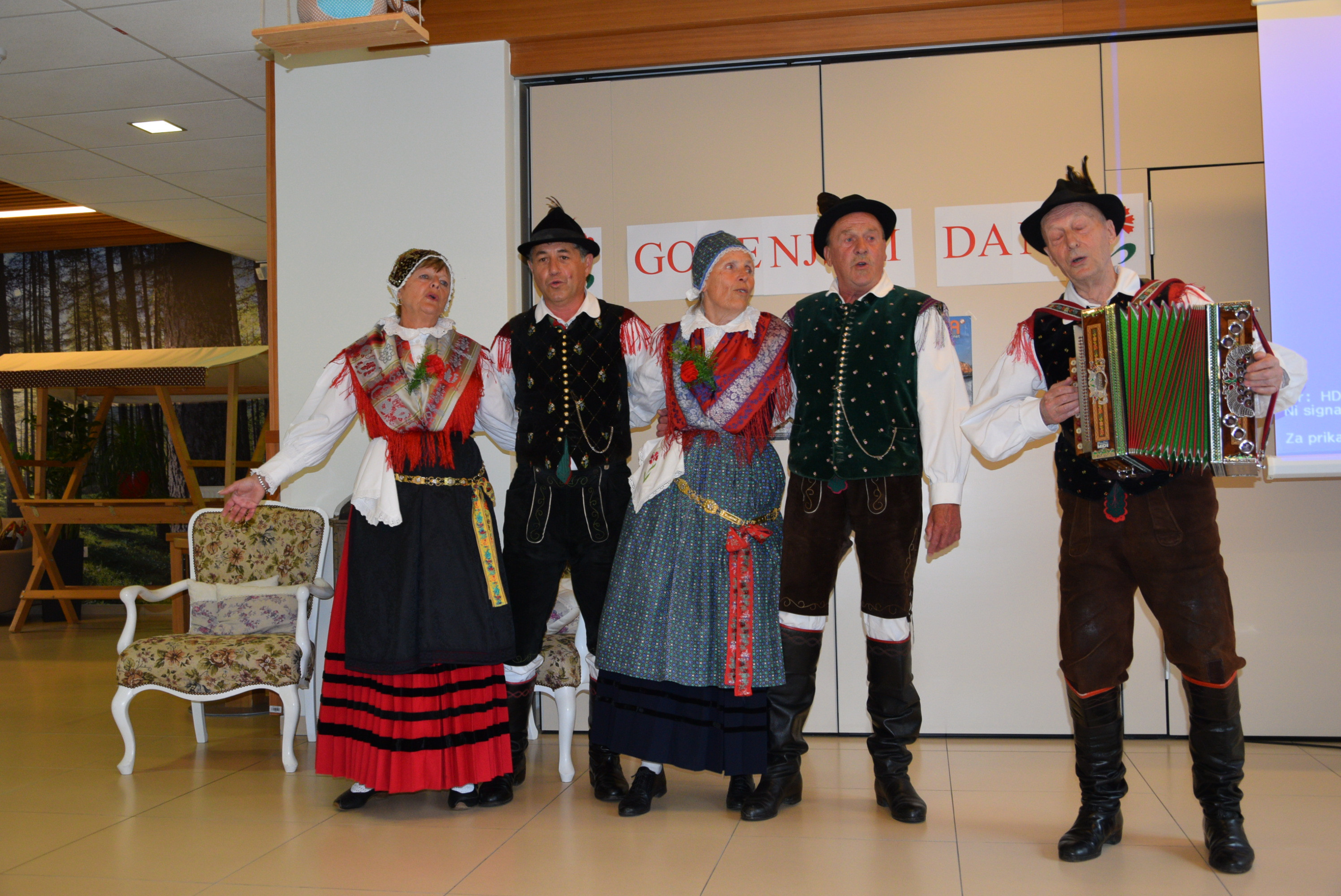 Slovenski teden v Viharniku