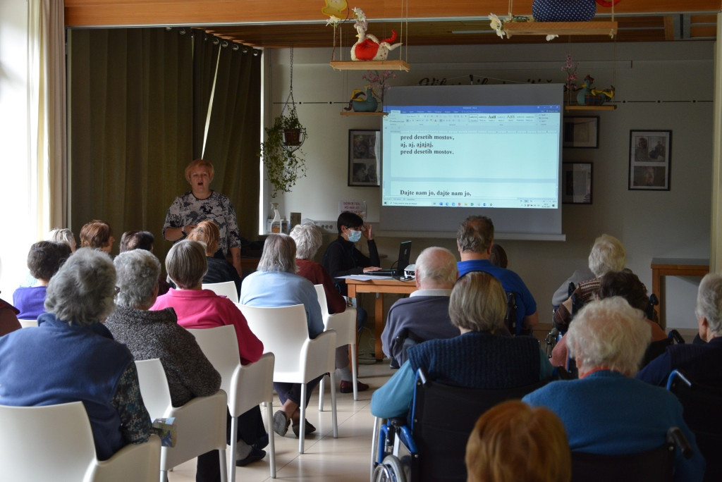 Slovenski teden v Viharniku