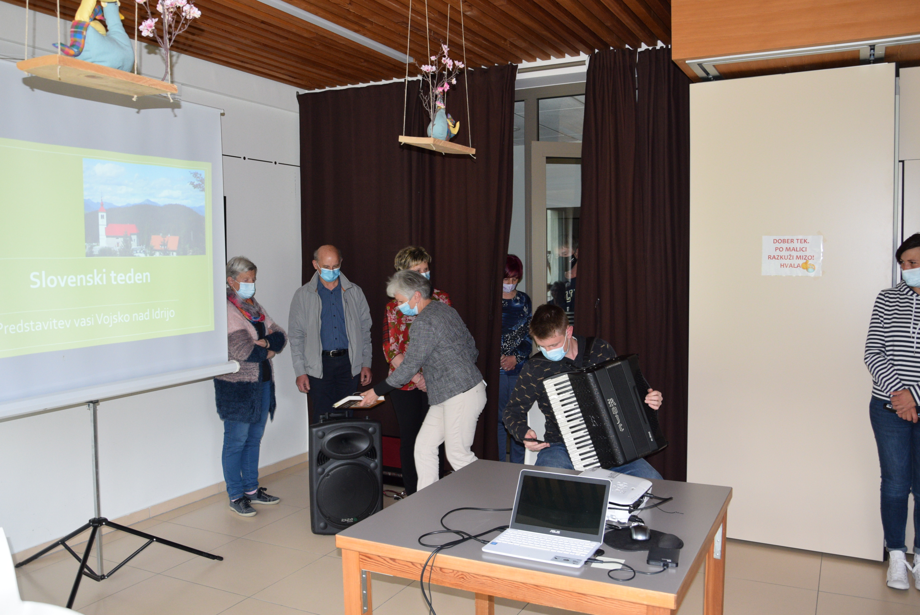 Slovenski teden v Viharniku