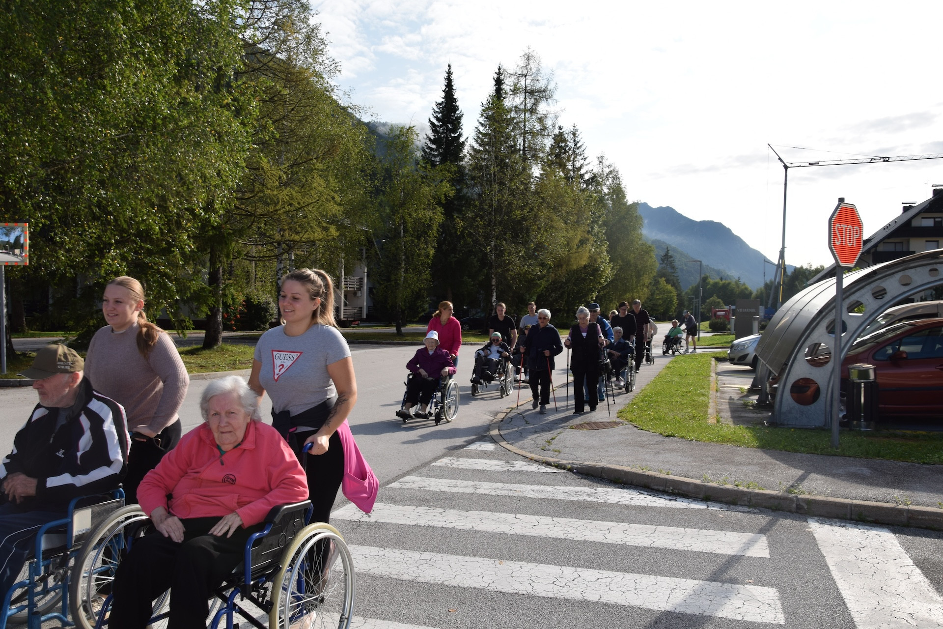 Sprehod in kavica v Kranjski Gori