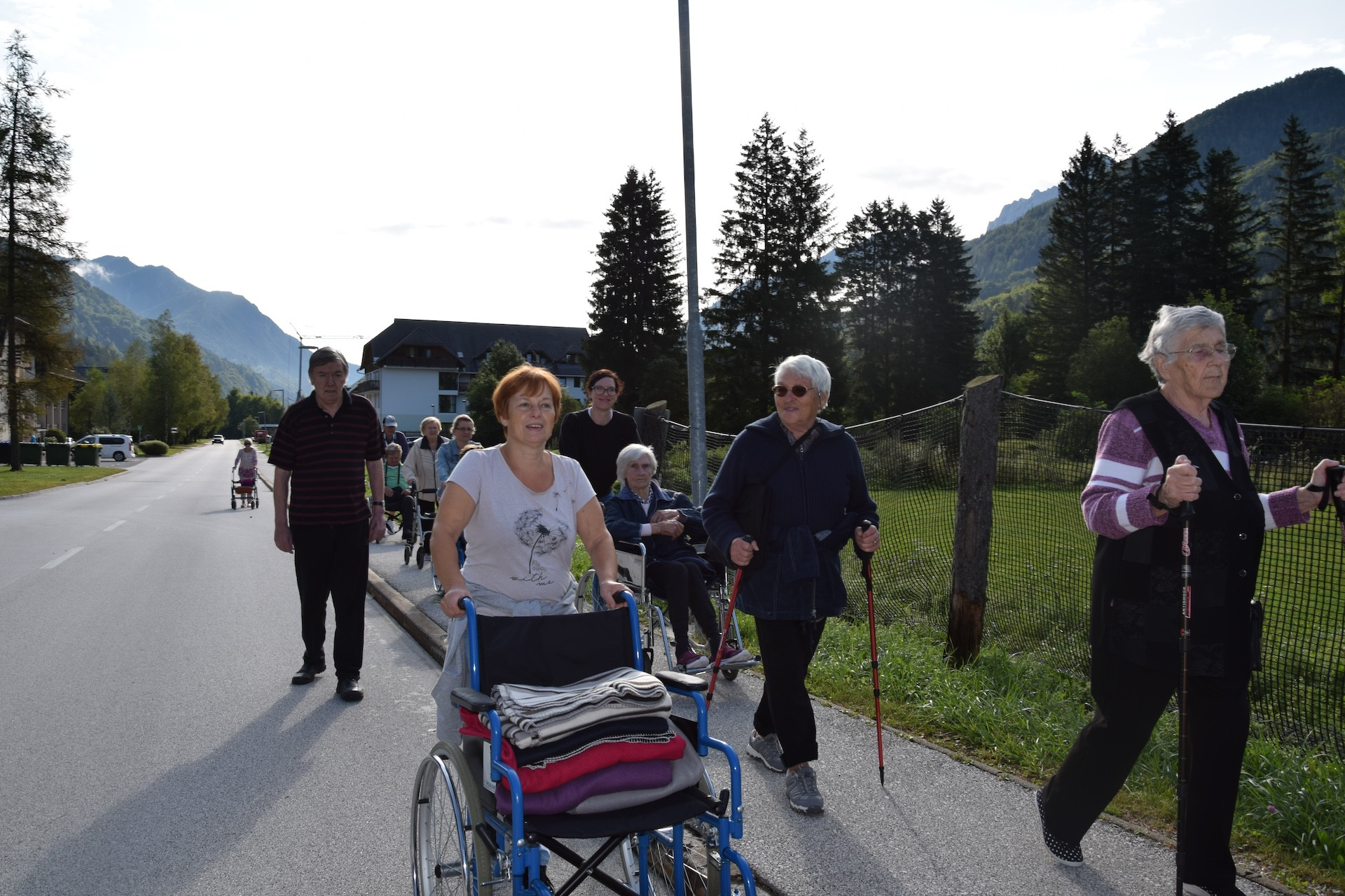 Sprehod in kavica v Kranjski Gori