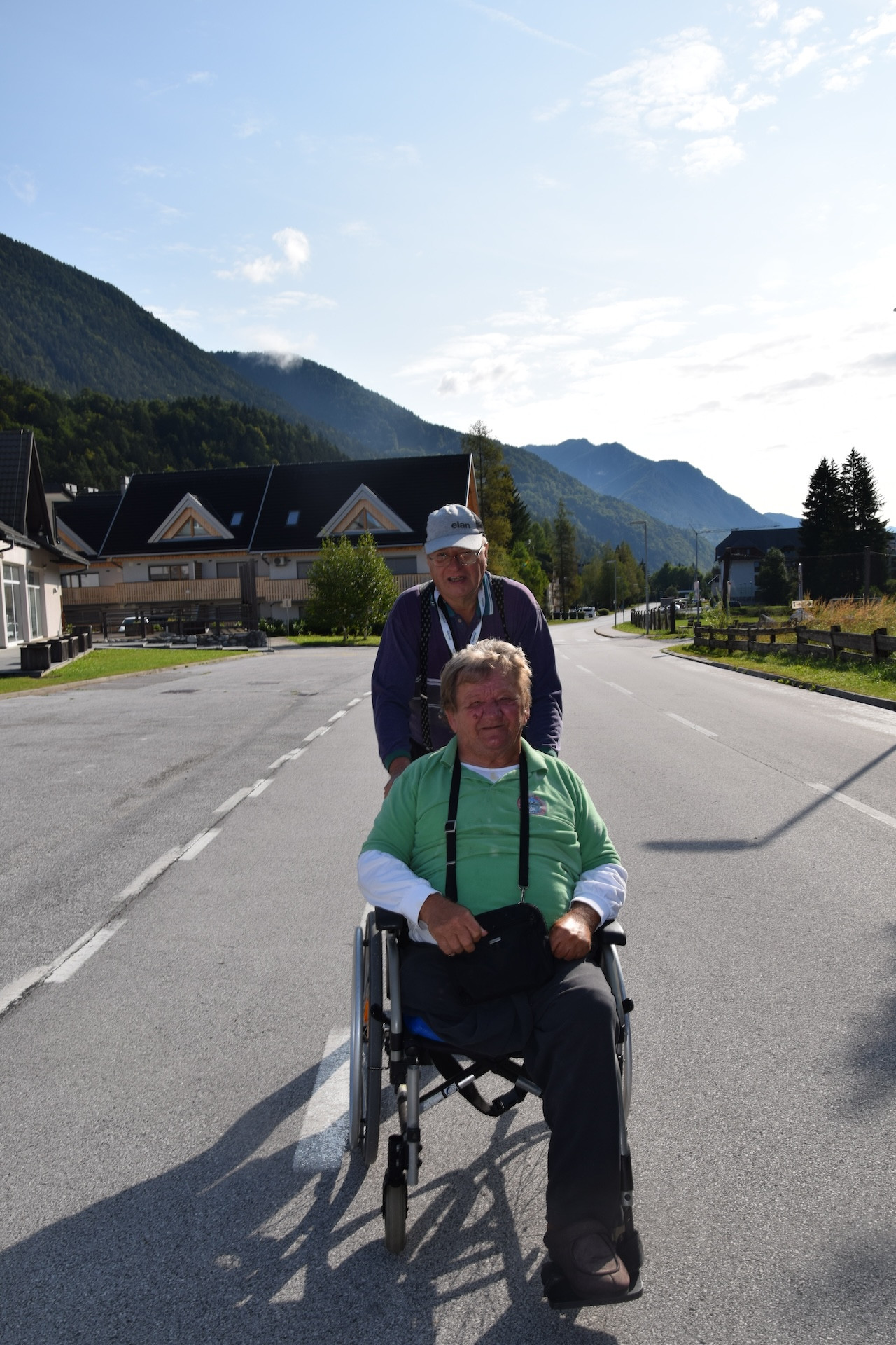 Sprehod in kavica v Kranjski Gori