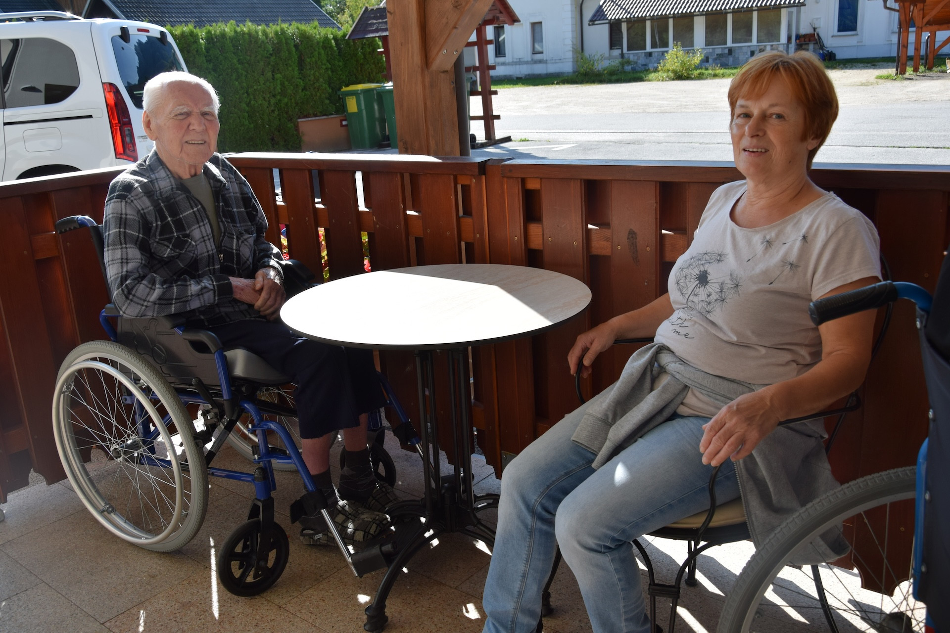 Sprehod in kavica v Kranjski Gori