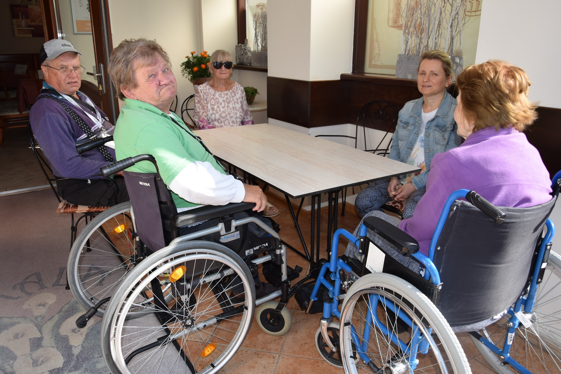 Sprehod in kavica v Kranjski Gori