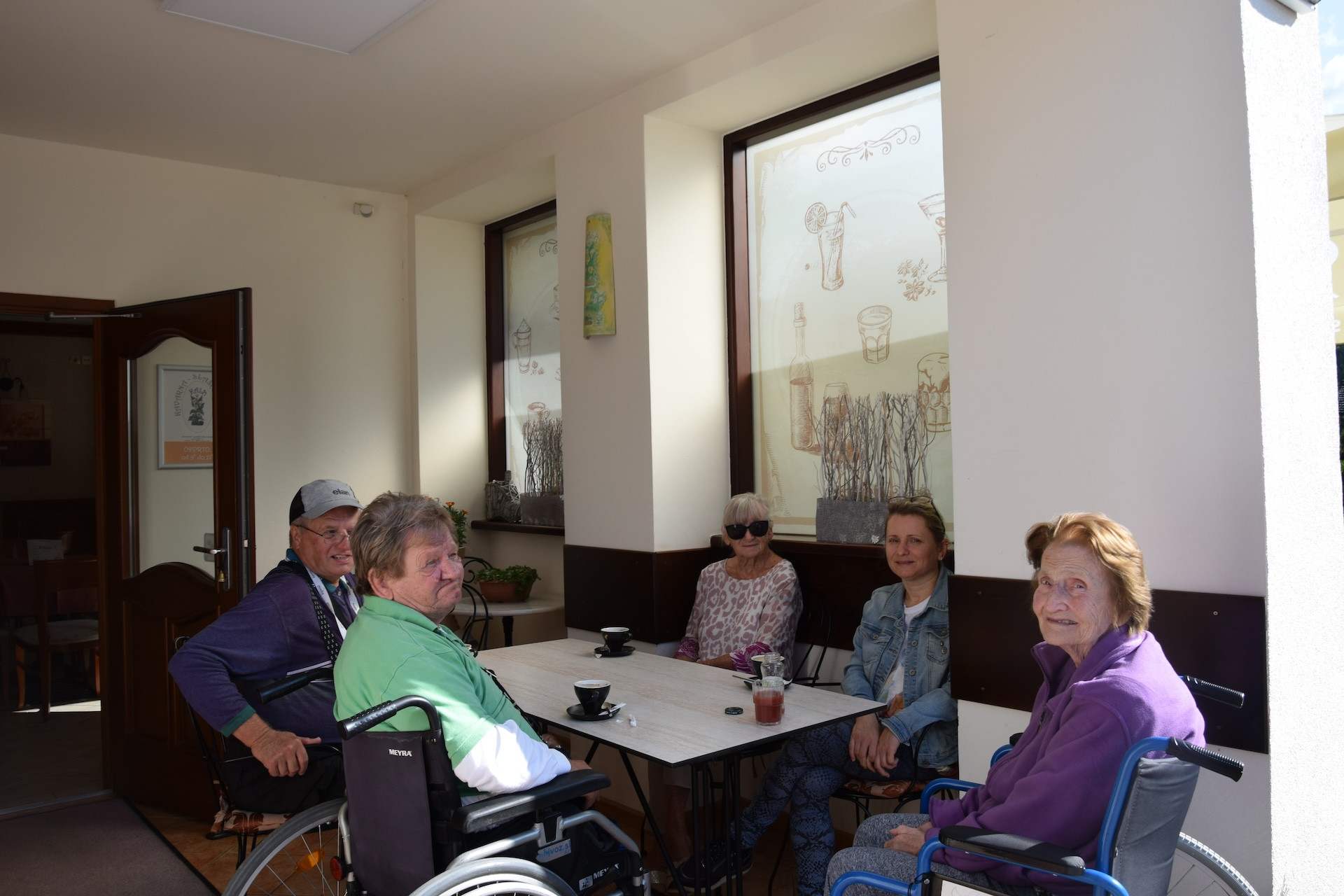 Sprehod in kavica v Kranjski Gori