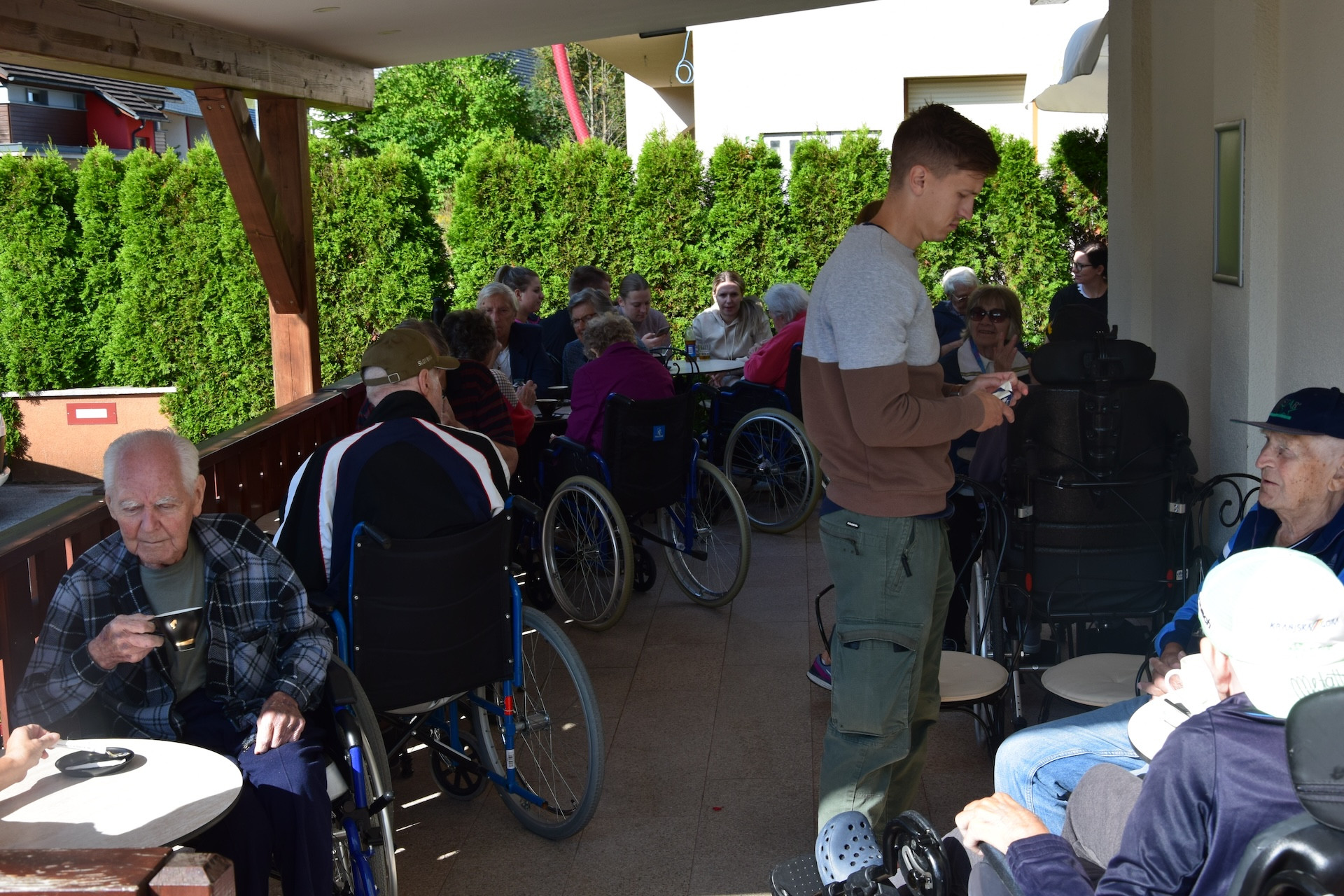 Sprehod in kavica v Kranjski Gori