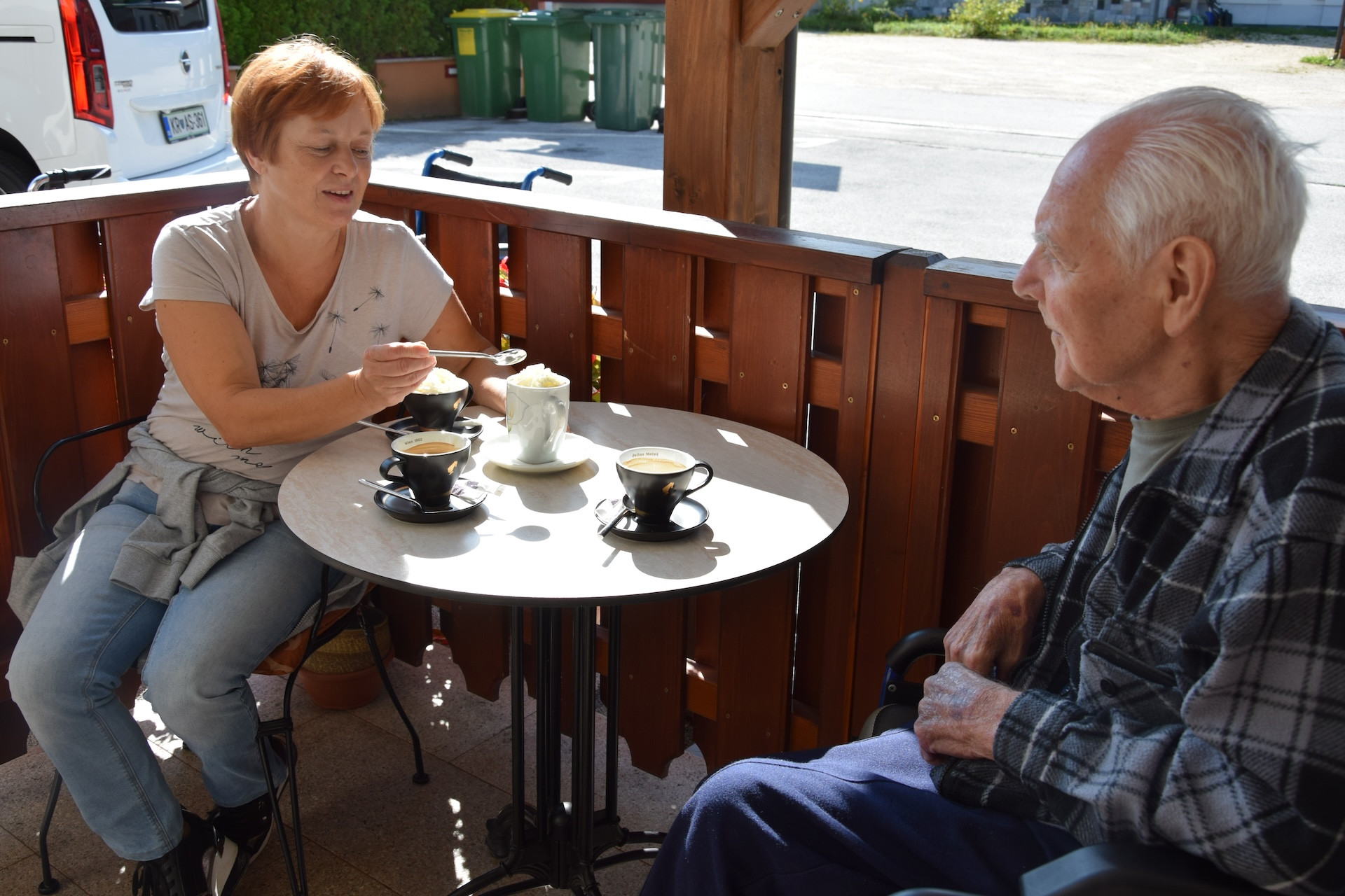 Sprehod in kavica v Kranjski Gori