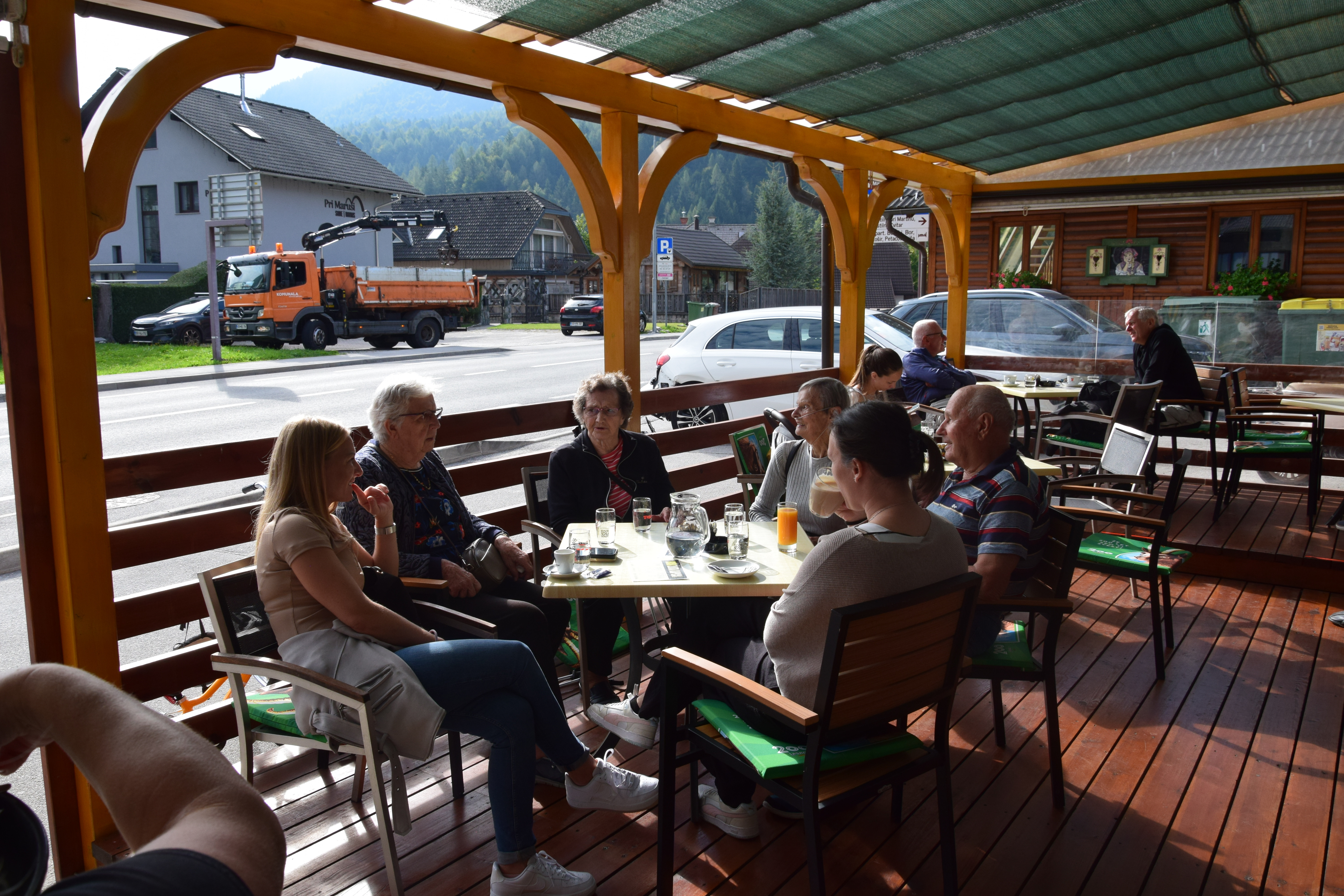 Sprehod po mestu in kavica