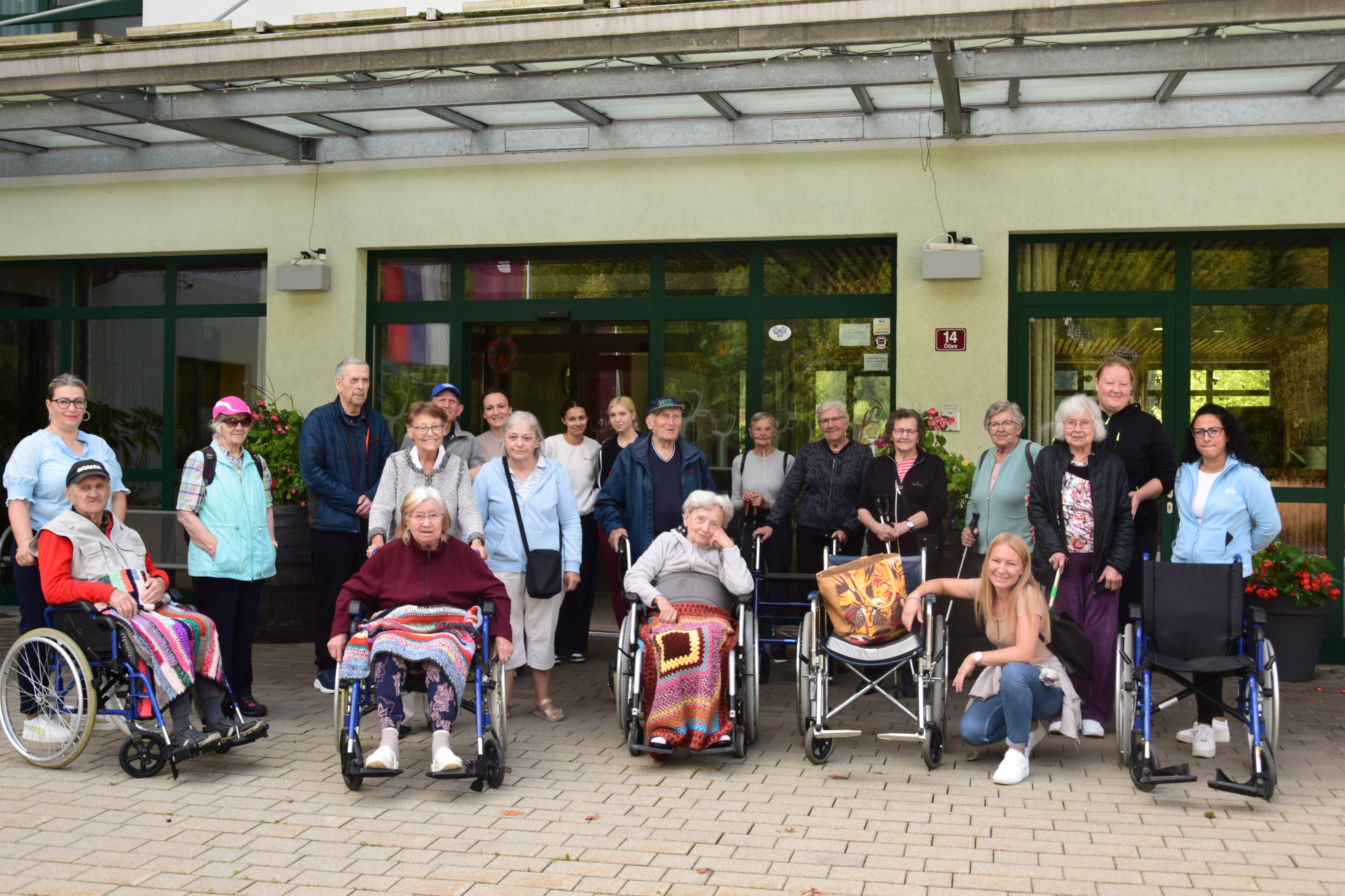 Sprehod po mestu in kavica