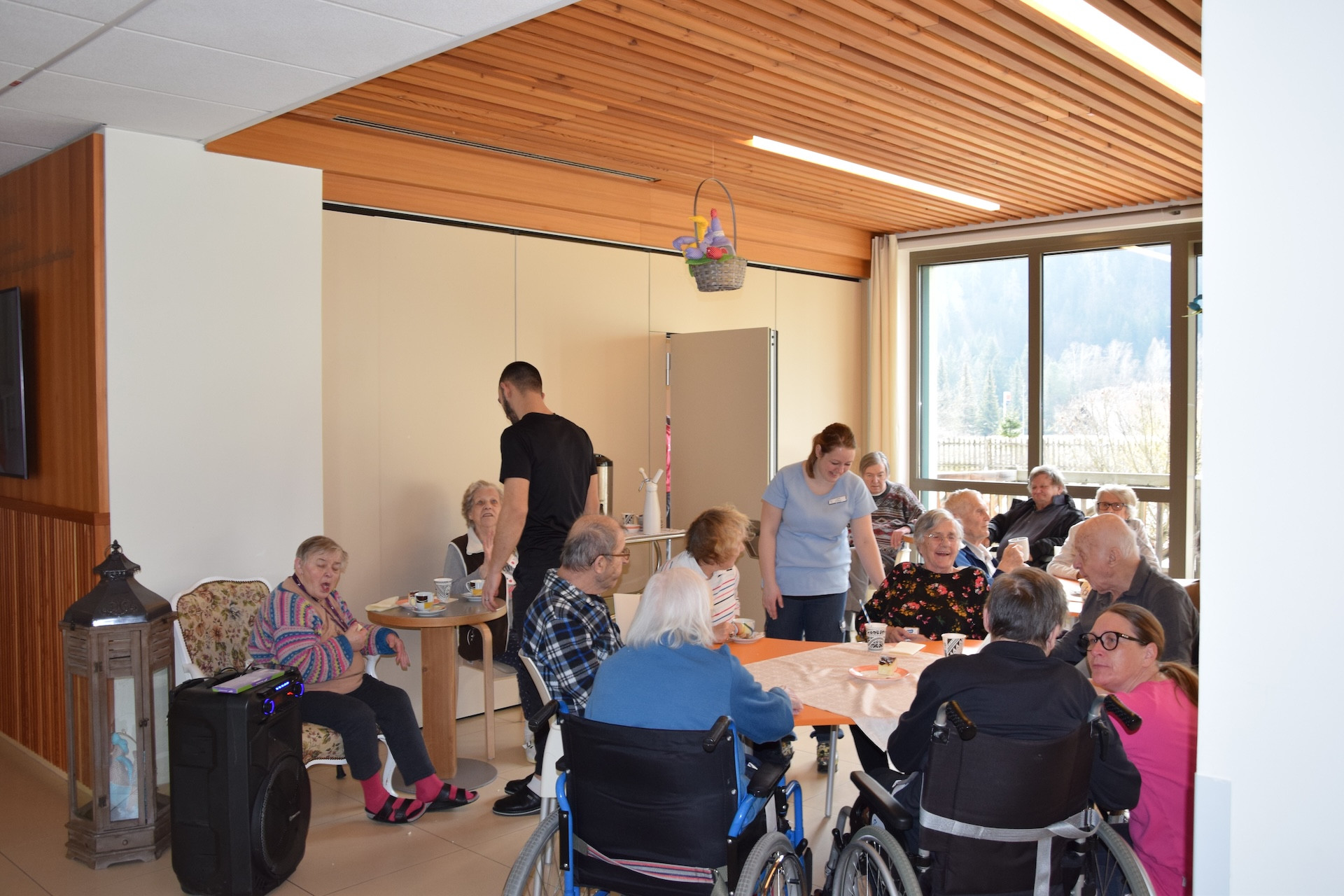 Ta veseli četrtek v avli