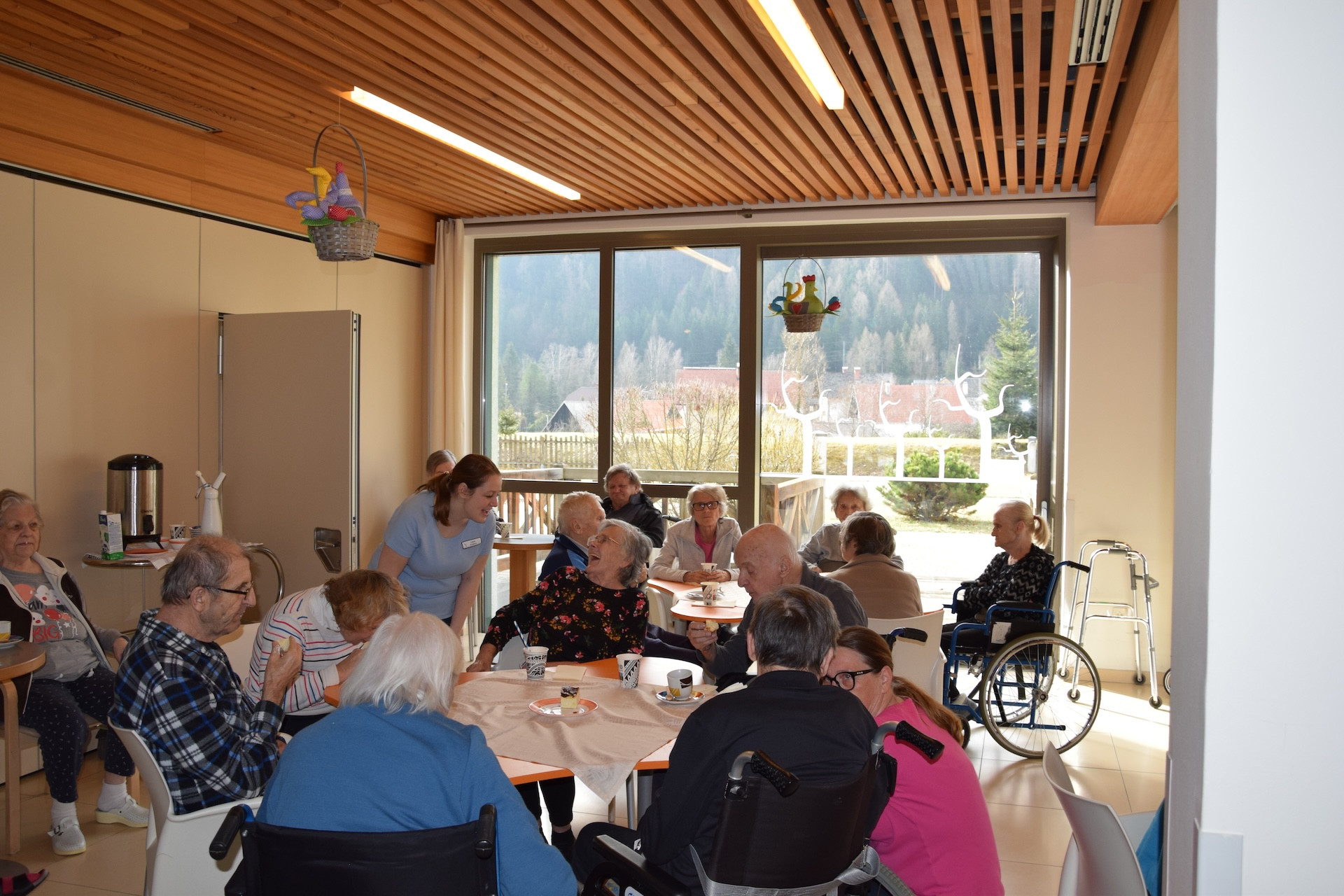 Ta veseli četrtek v avli