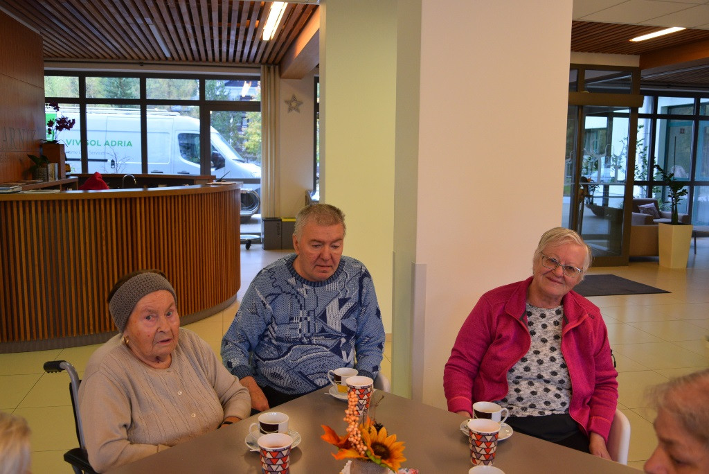 Ta veseli petek in klapa Gallus