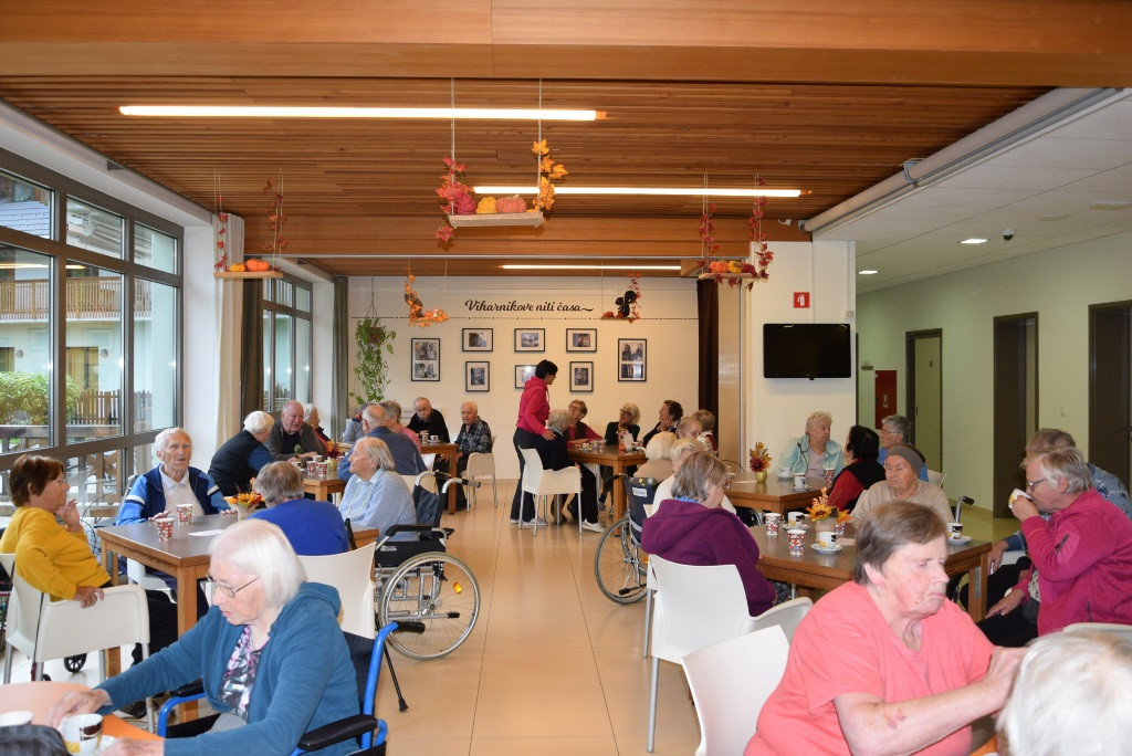 Ta veseli petek in klapa Gallus