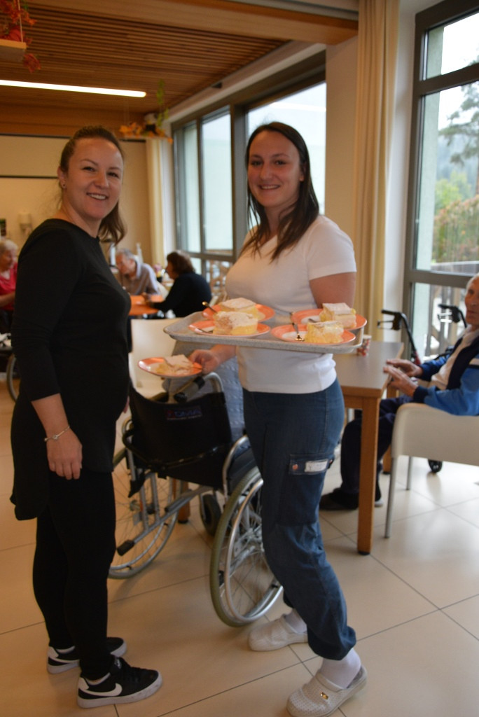 Ta veseli petek in klapa Gallus