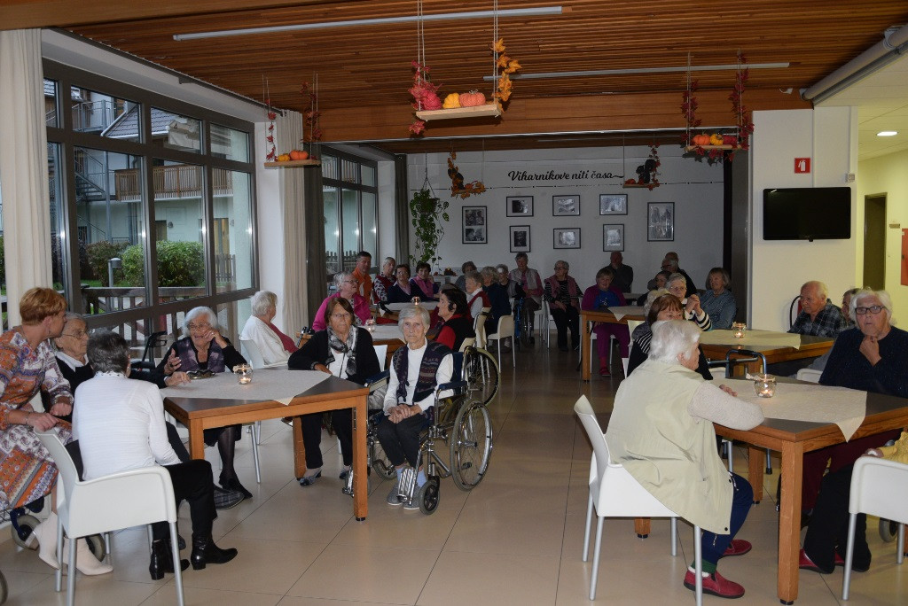 Ta veseli petek in klapa Gallus (Mednarodni dan starejših)