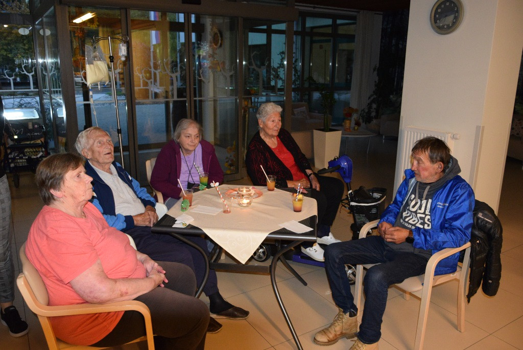 Ta veseli petek in klapa Gallus (Mednarodni dan starejših)