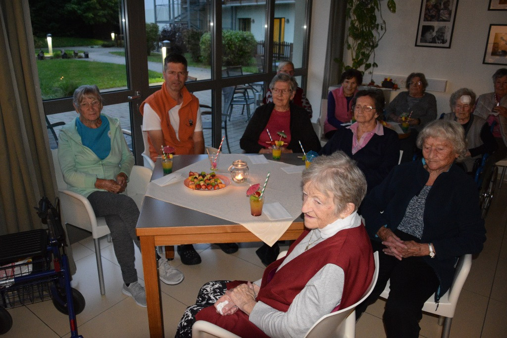 Ta veseli petek in klapa Gallus (Mednarodni dan starejših)