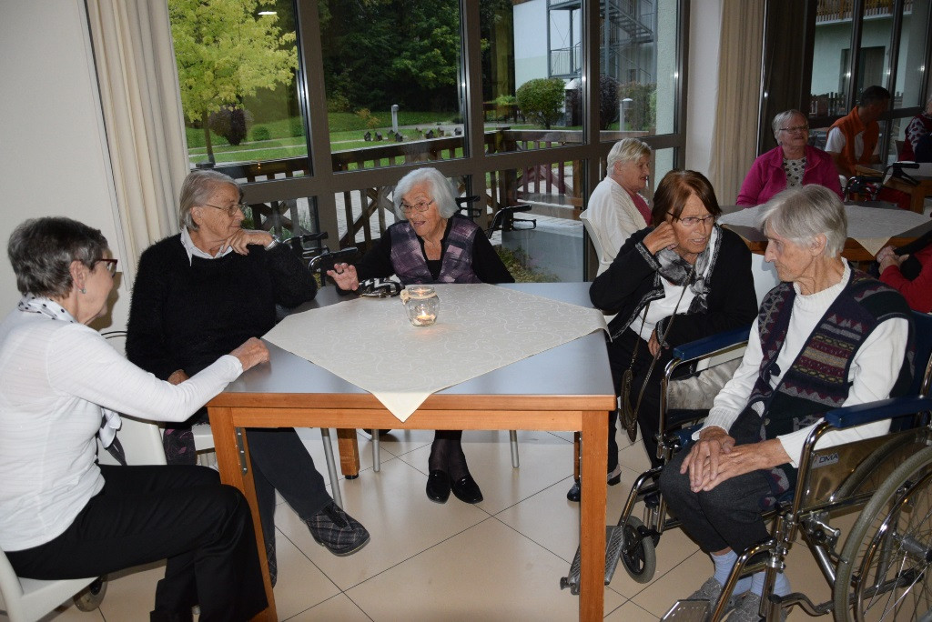 Ta veseli petek in klapa Gallus (Mednarodni dan starejših)