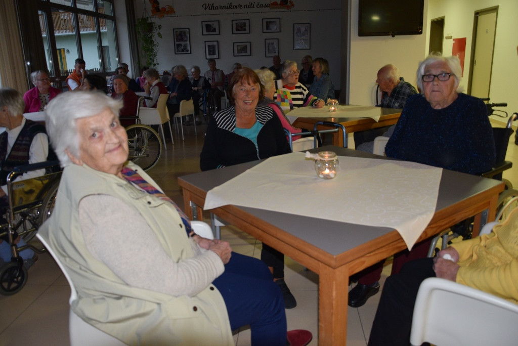 Ta veseli petek in klapa Gallus (Mednarodni dan starejših)