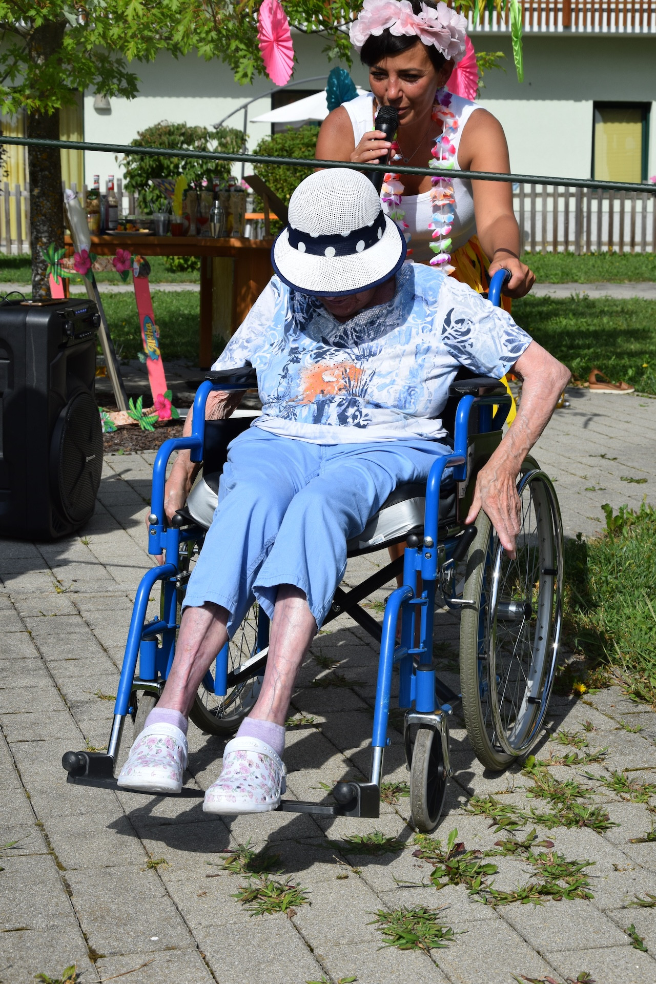 Ta veseli petek - Tropski viharnik