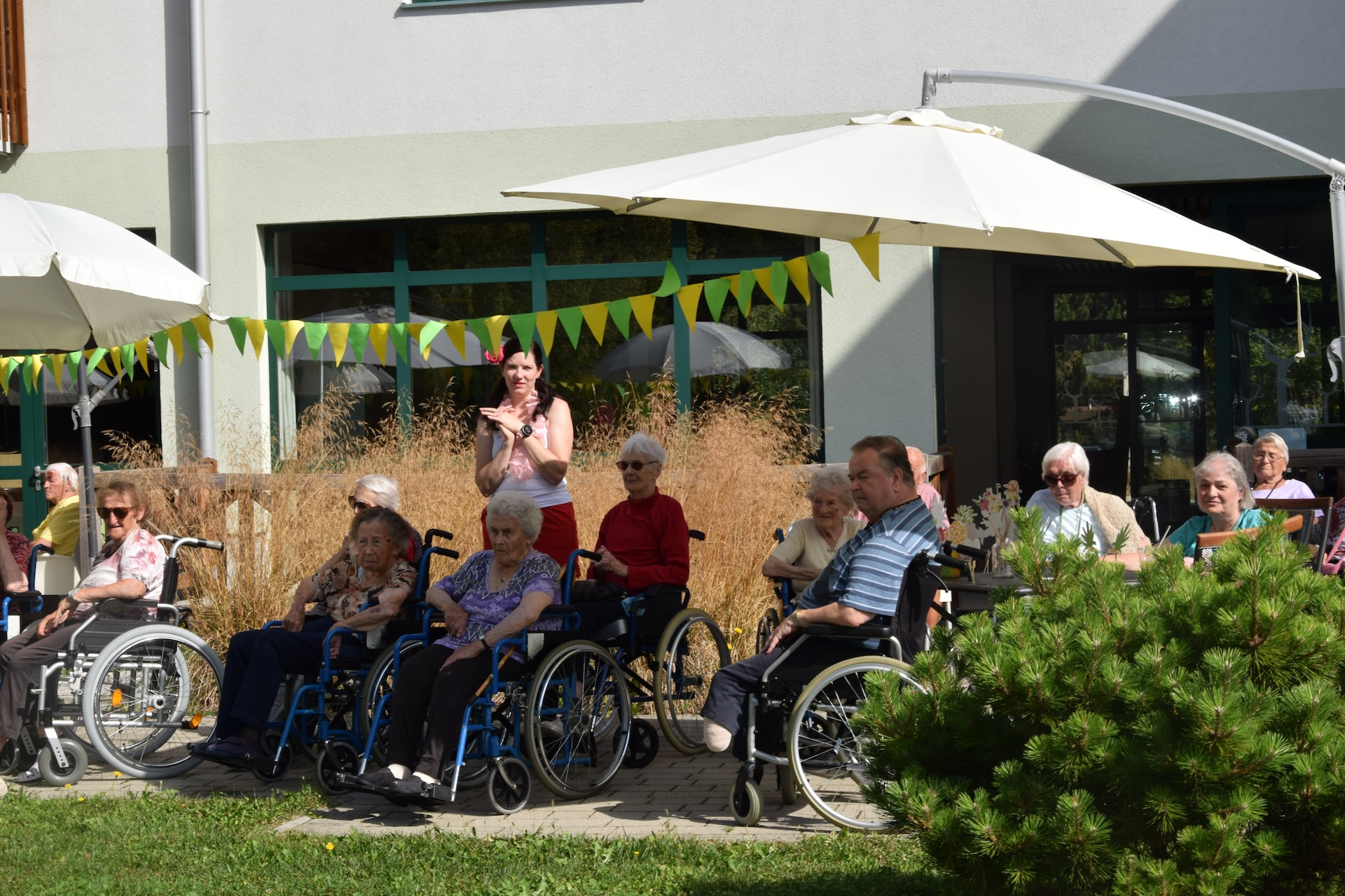 Ta veseli petek - Tropski viharnik
