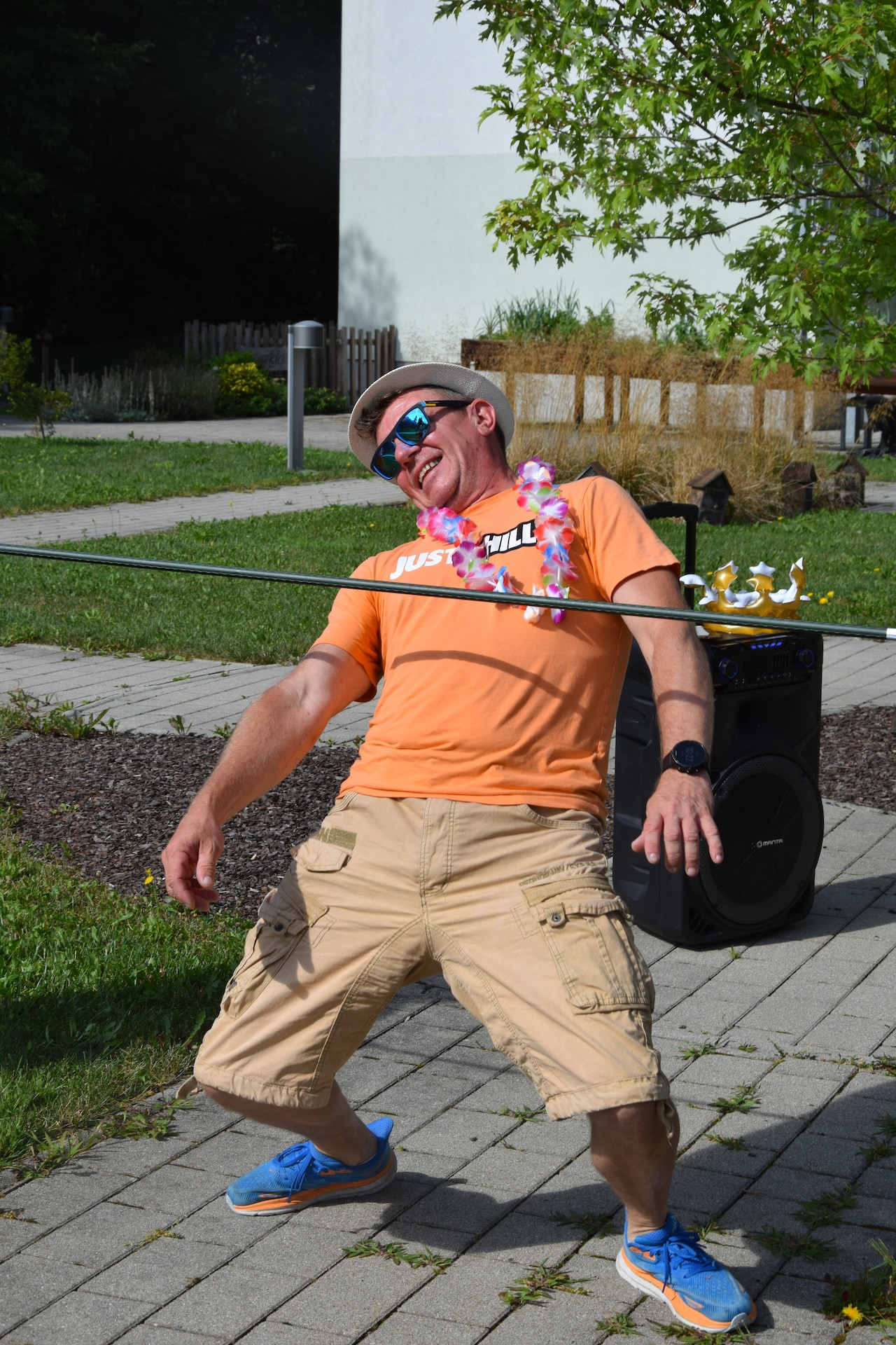 Ta veseli petek - Tropski viharnik