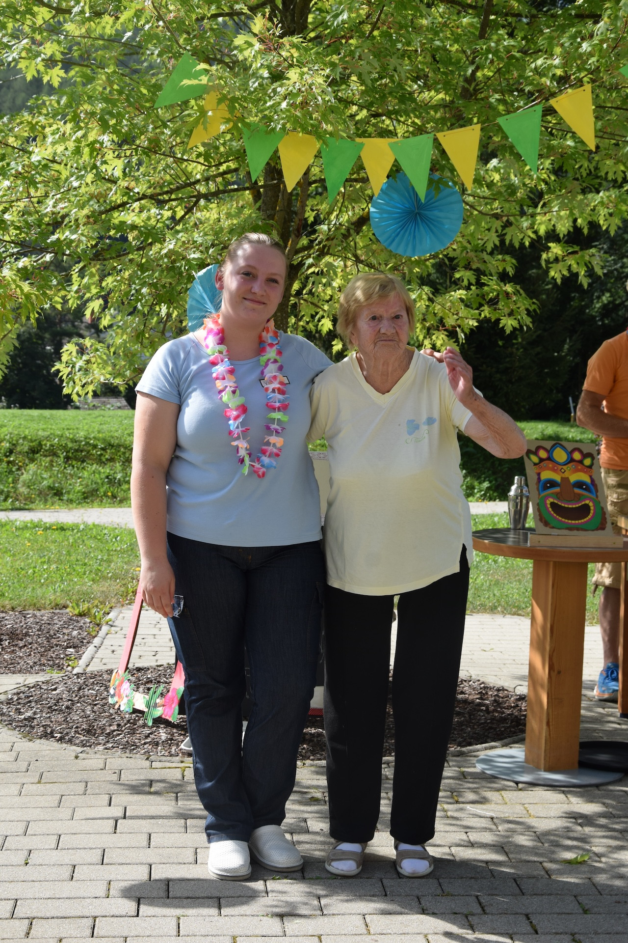 Ta veseli petek - Tropski viharnik