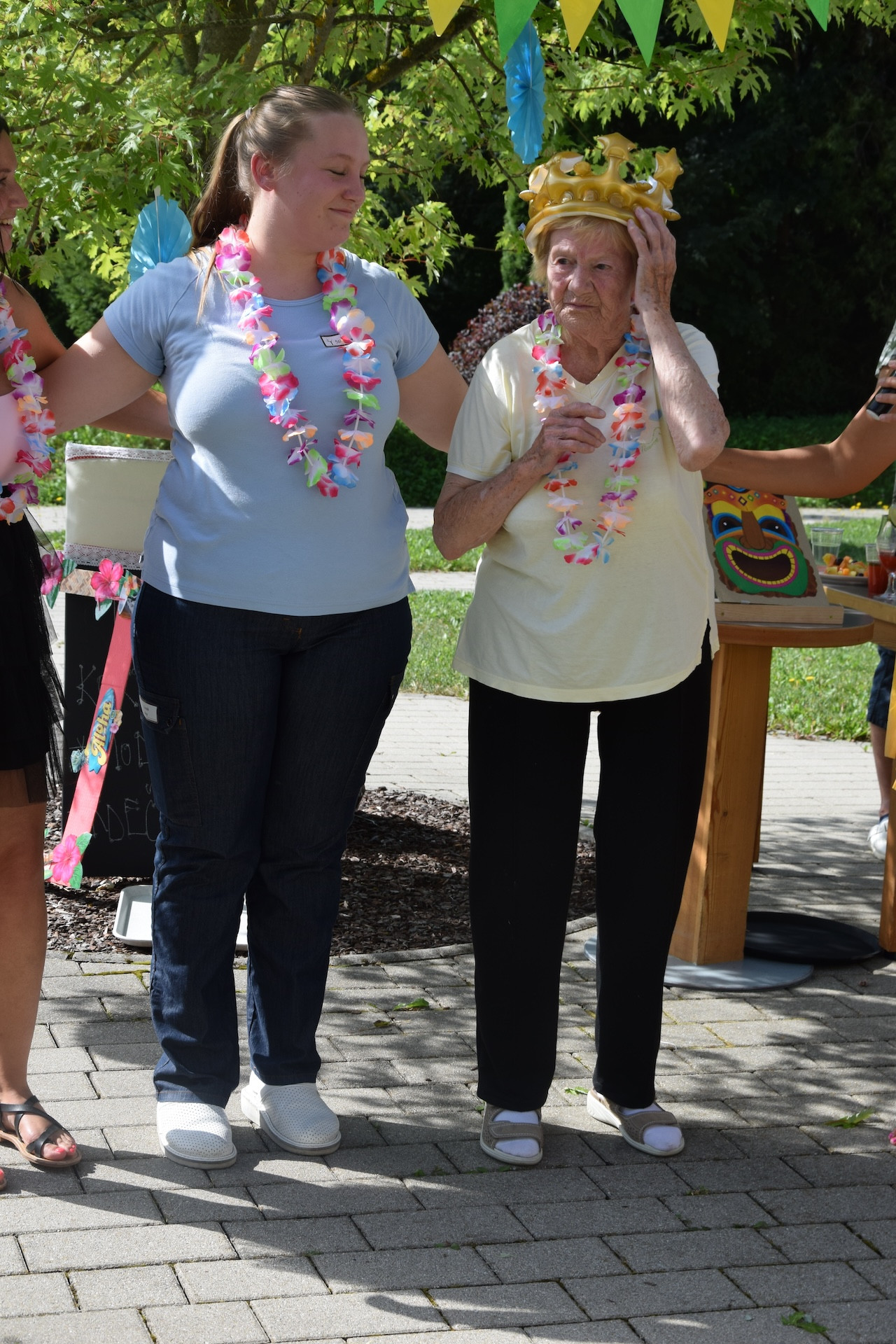 Ta veseli petek - Tropski viharnik