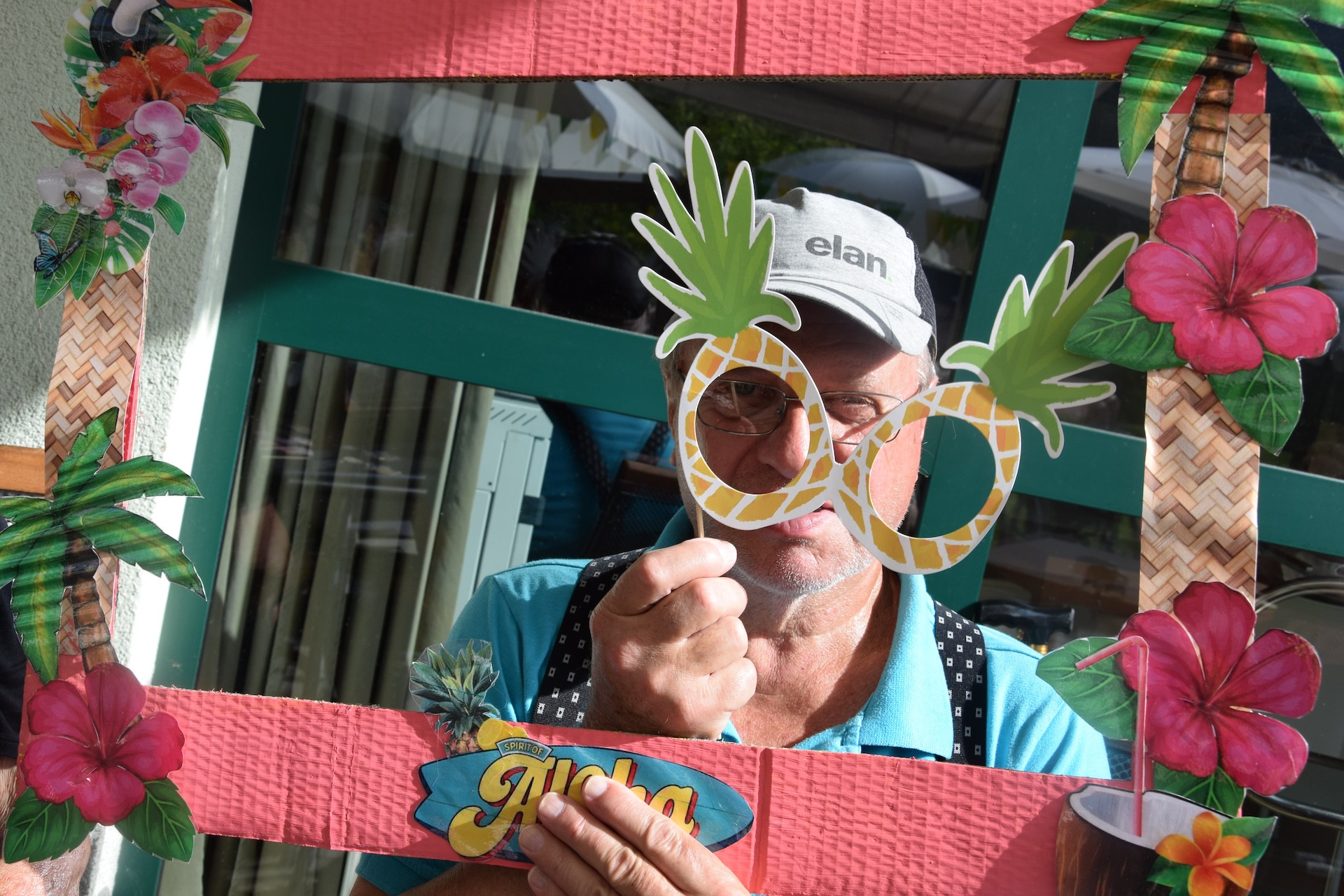 Ta veseli petek - Tropski viharnik