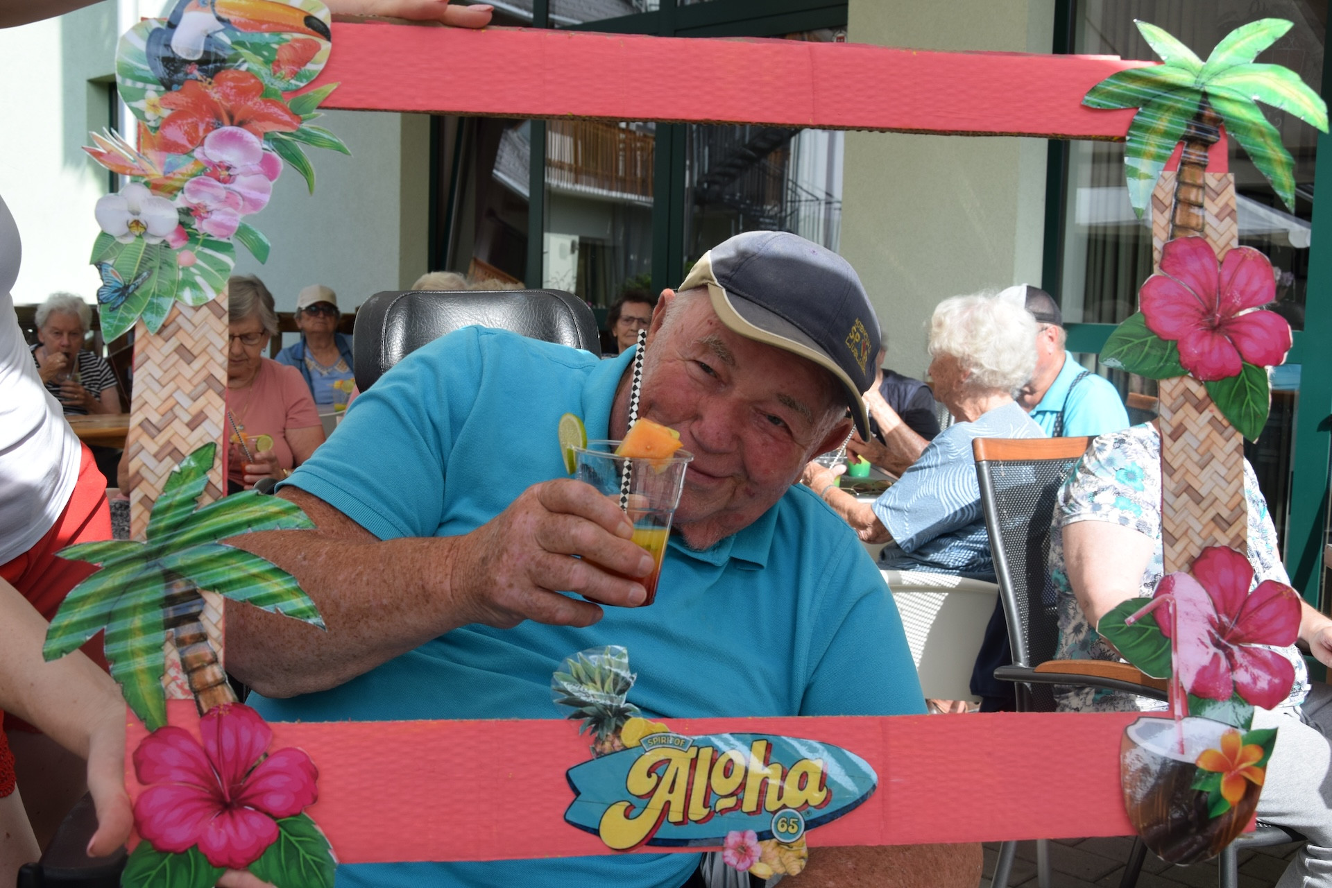 Ta veseli petek - Tropski viharnik