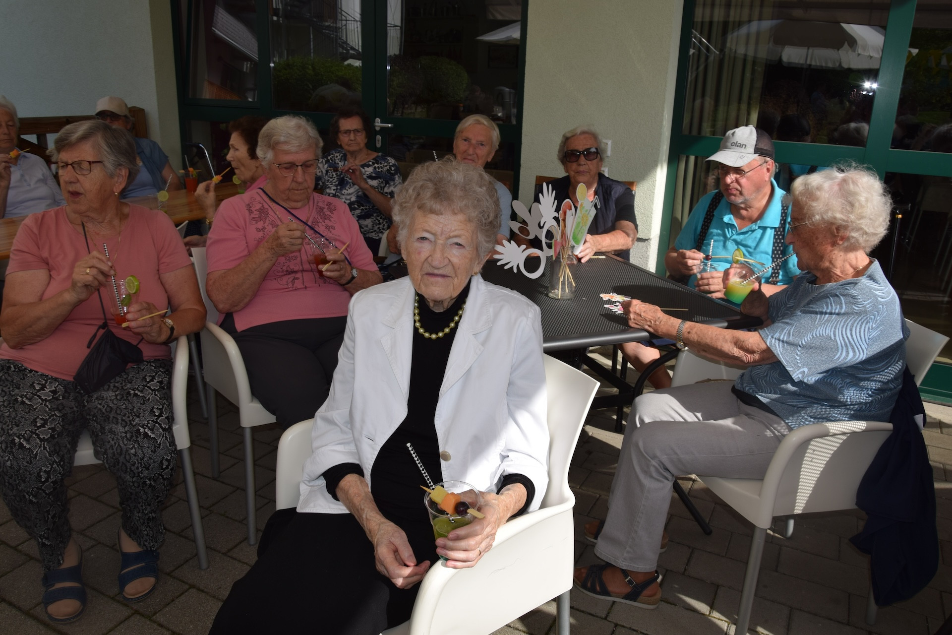 Ta veseli petek - Tropski viharnik