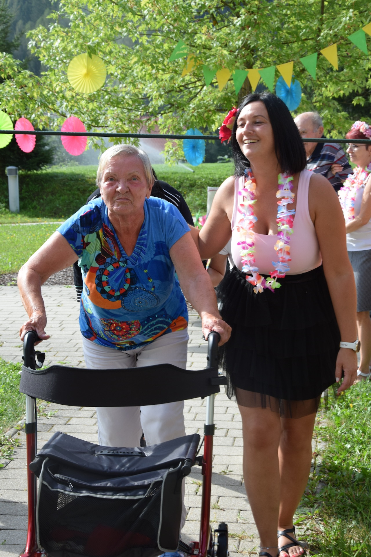 Ta veseli petek - Tropski viharnik