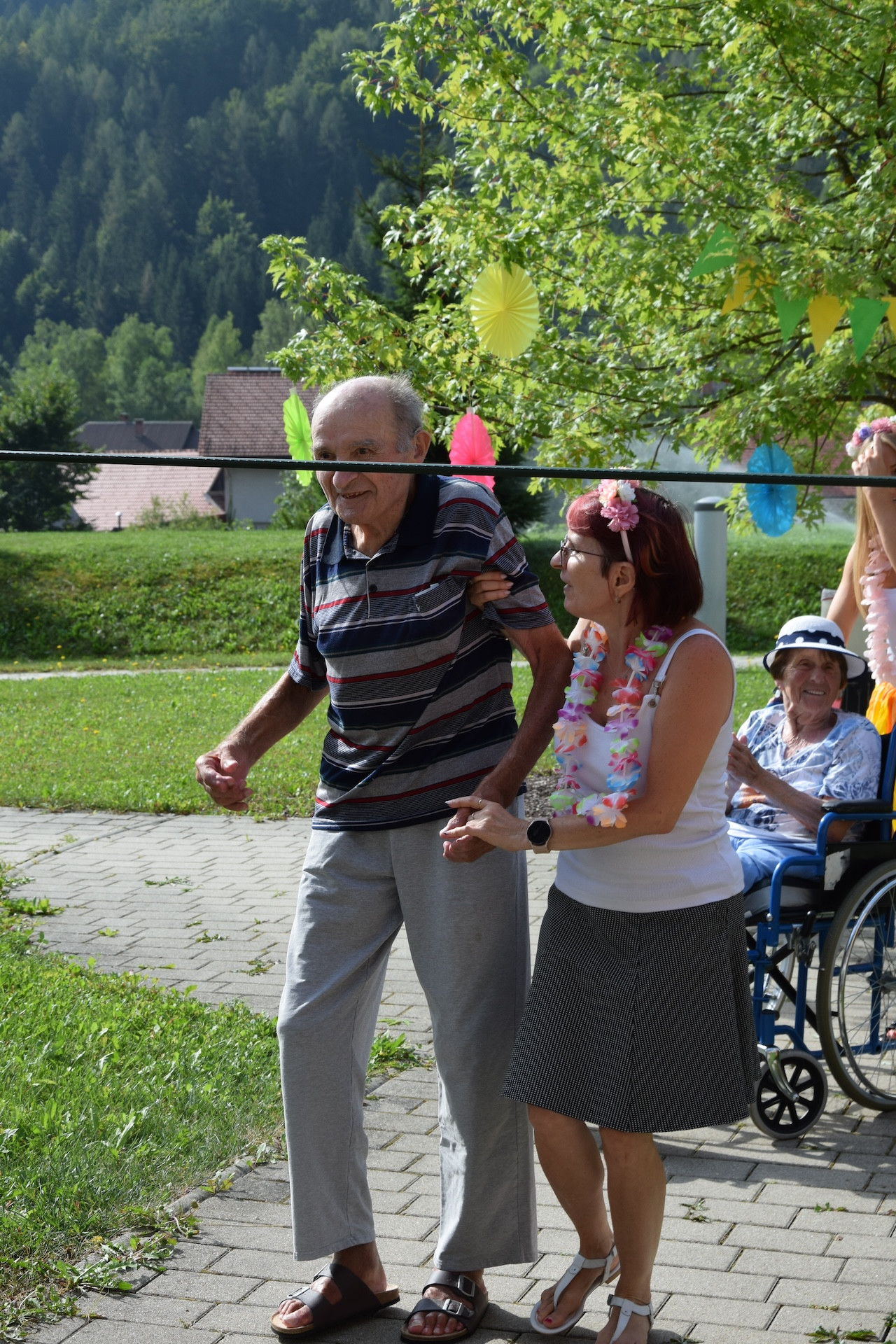 Ta veseli petek - Tropski viharnik