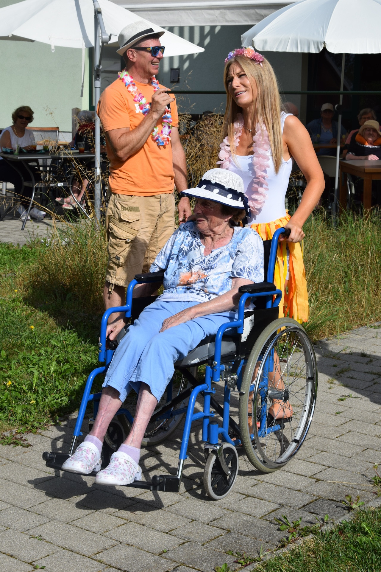 Ta veseli petek - Tropski viharnik