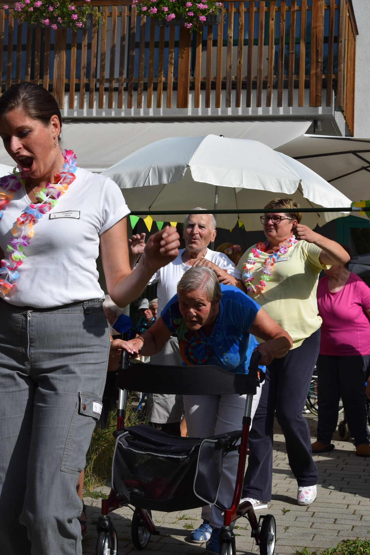 Ta veseli petek - Tropski viharnik