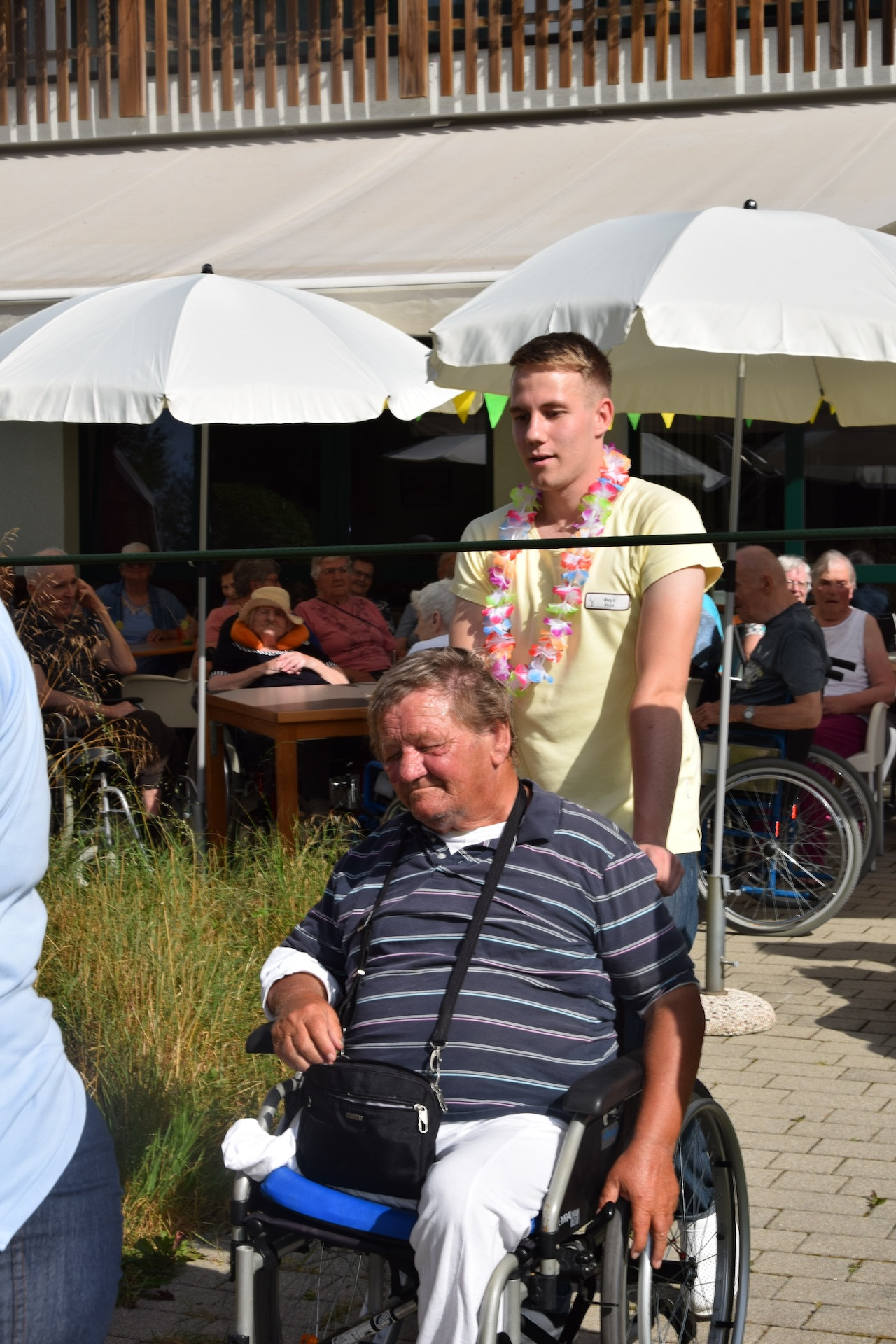 Ta veseli petek - Tropski viharnik