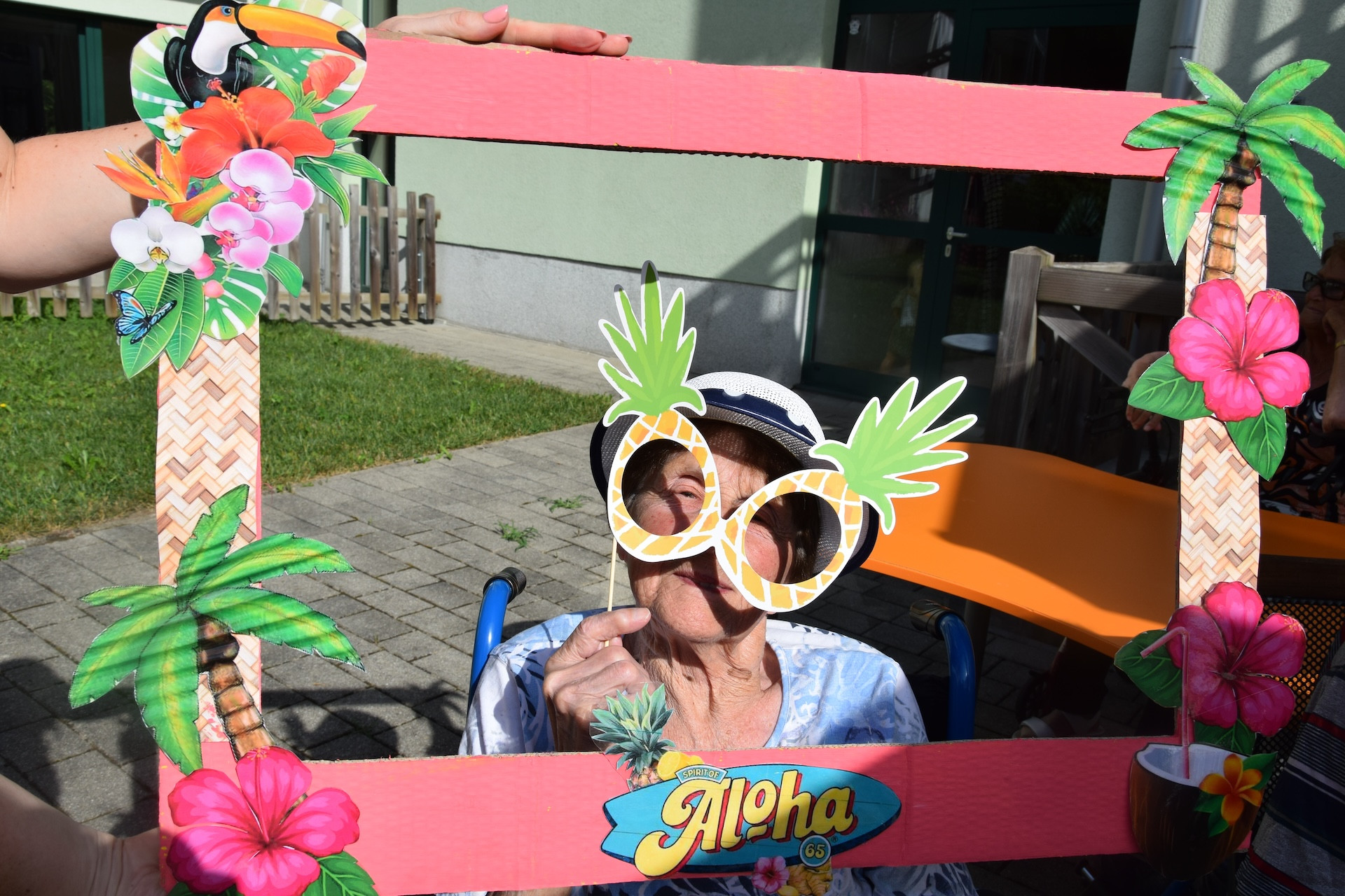 Ta veseli petek - Tropski viharnik