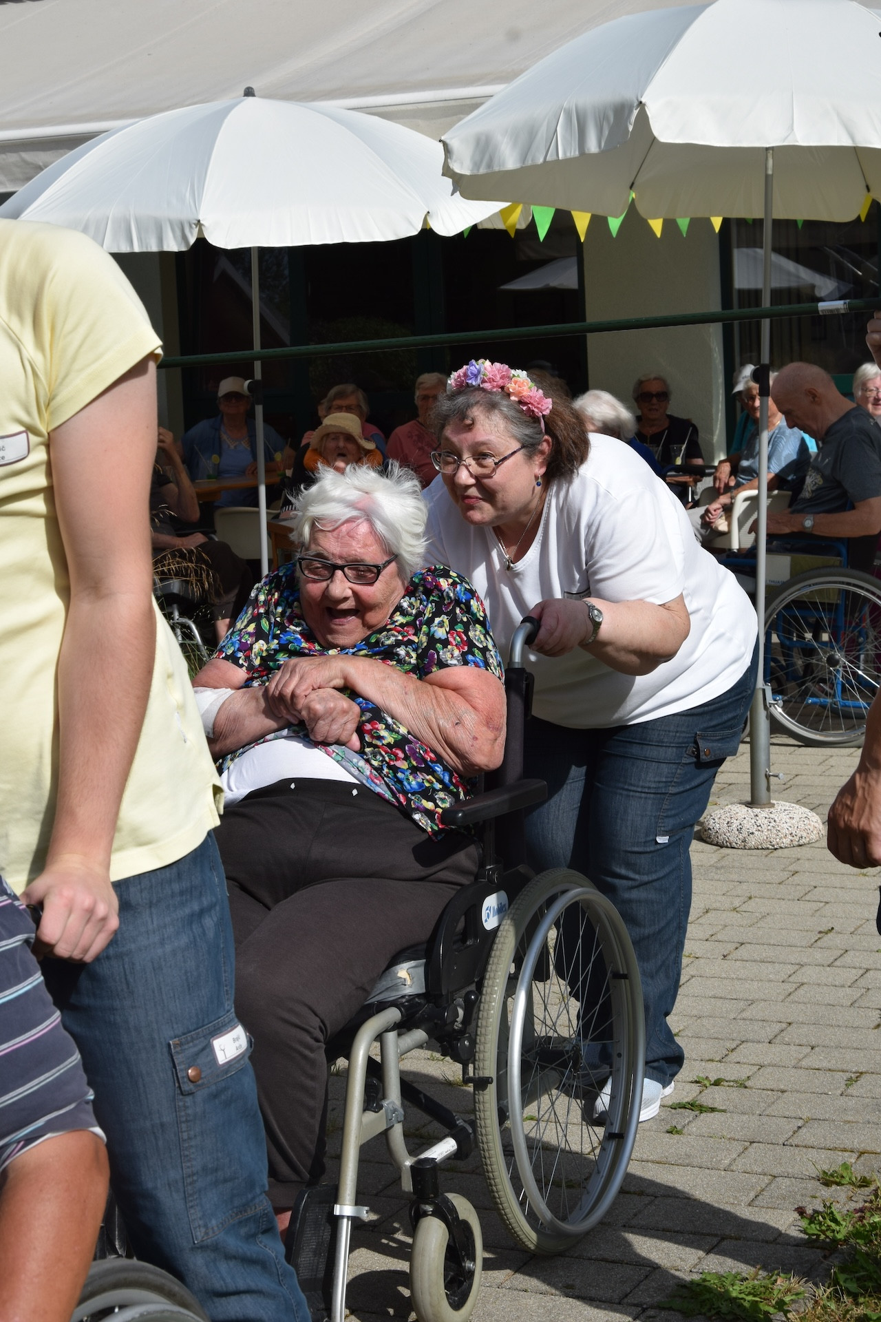 Ta veseli petek - Tropski viharnik