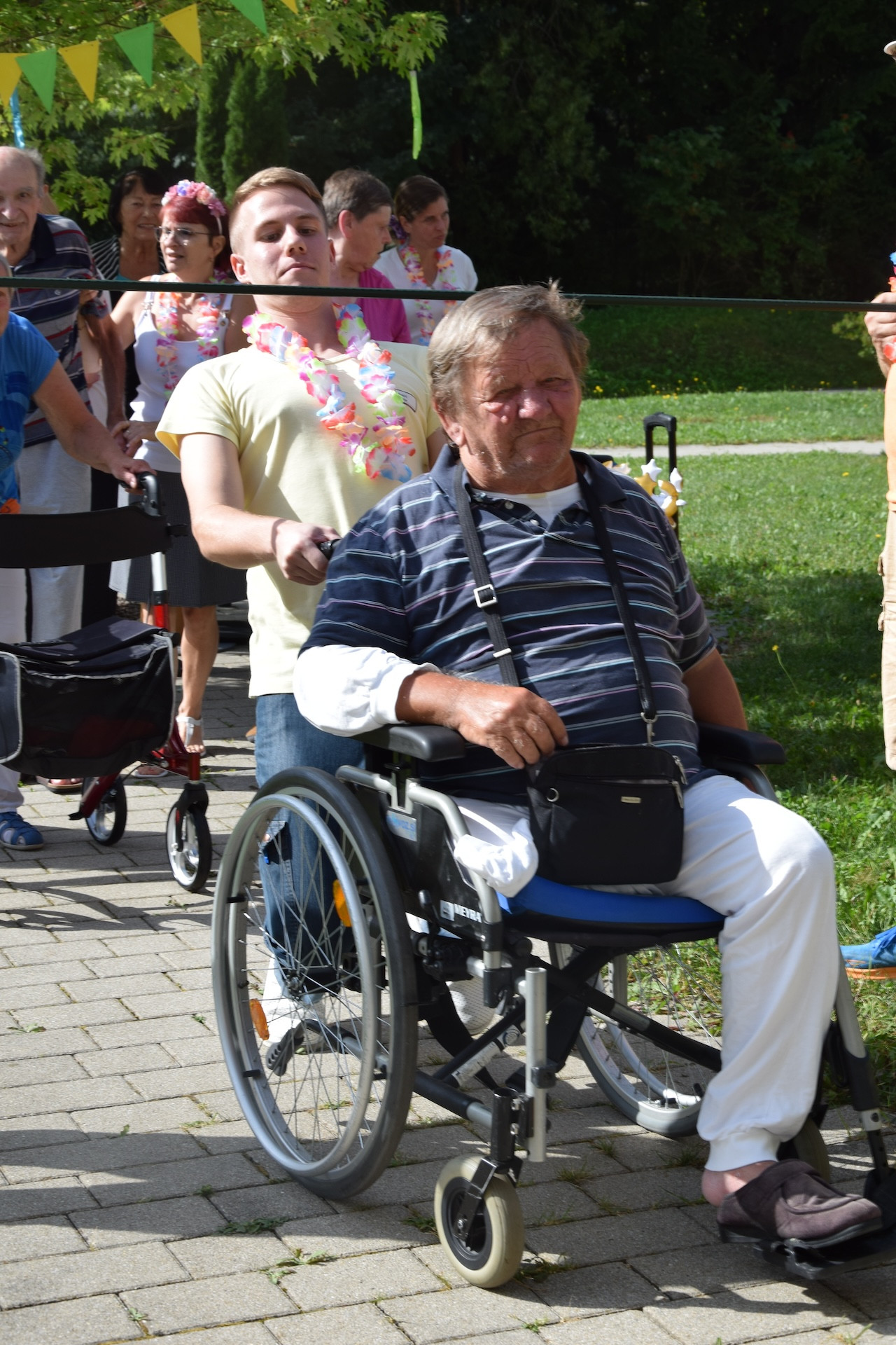 Ta veseli petek - Tropski viharnik